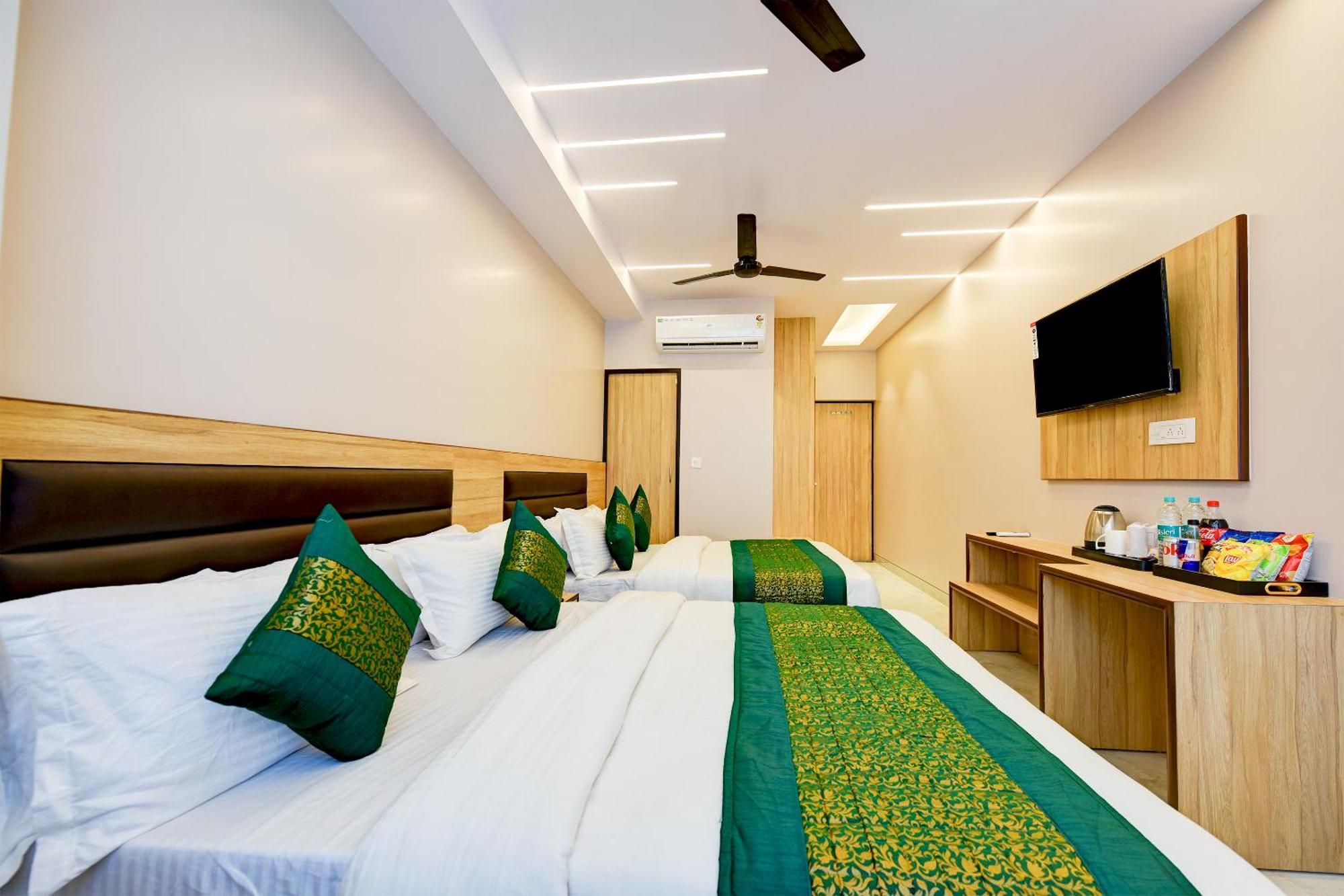 Express 66 - Railway Station 4* New Delhi