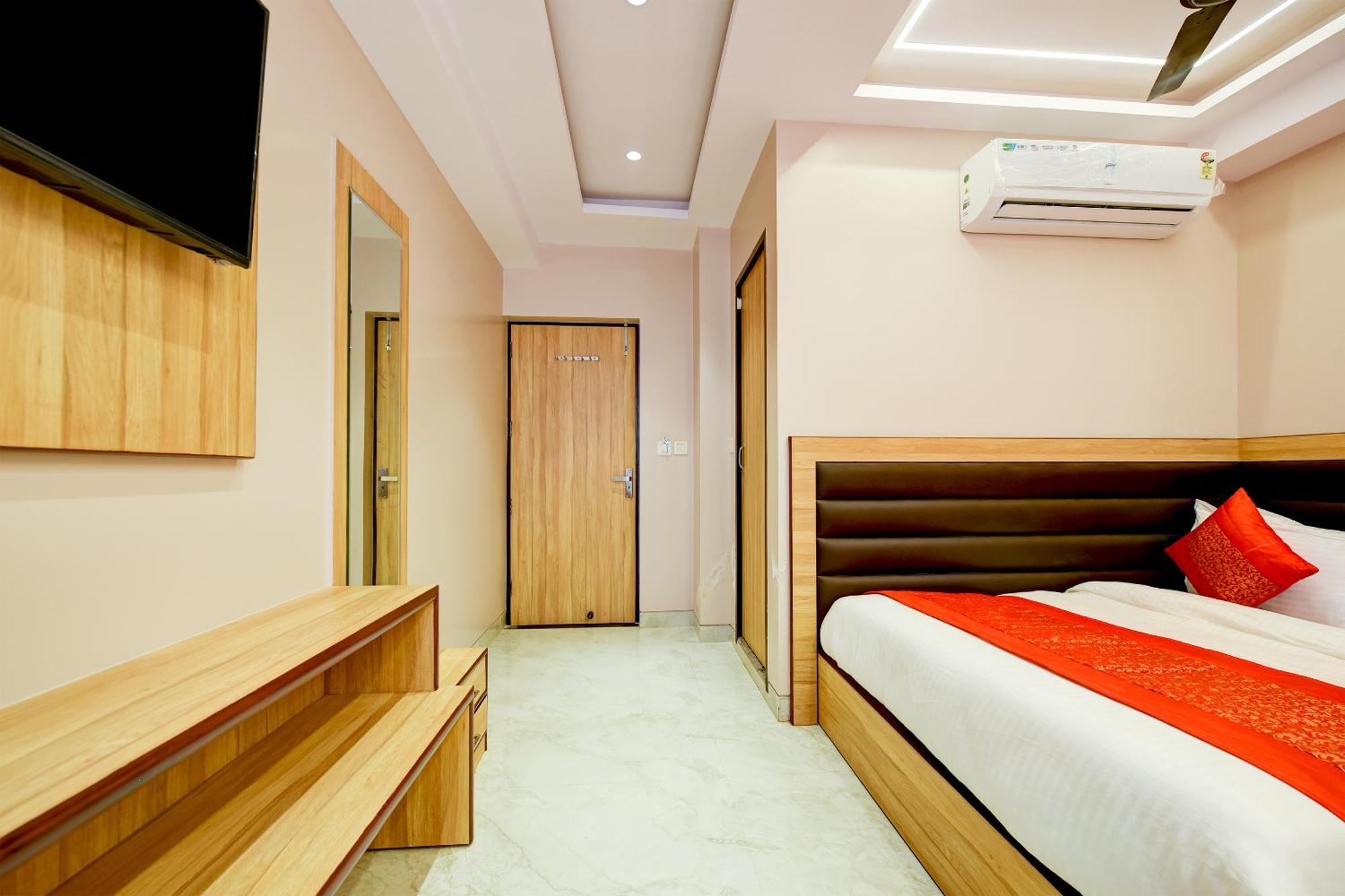 Express 66 - Railway Station Hotel New Delhi
