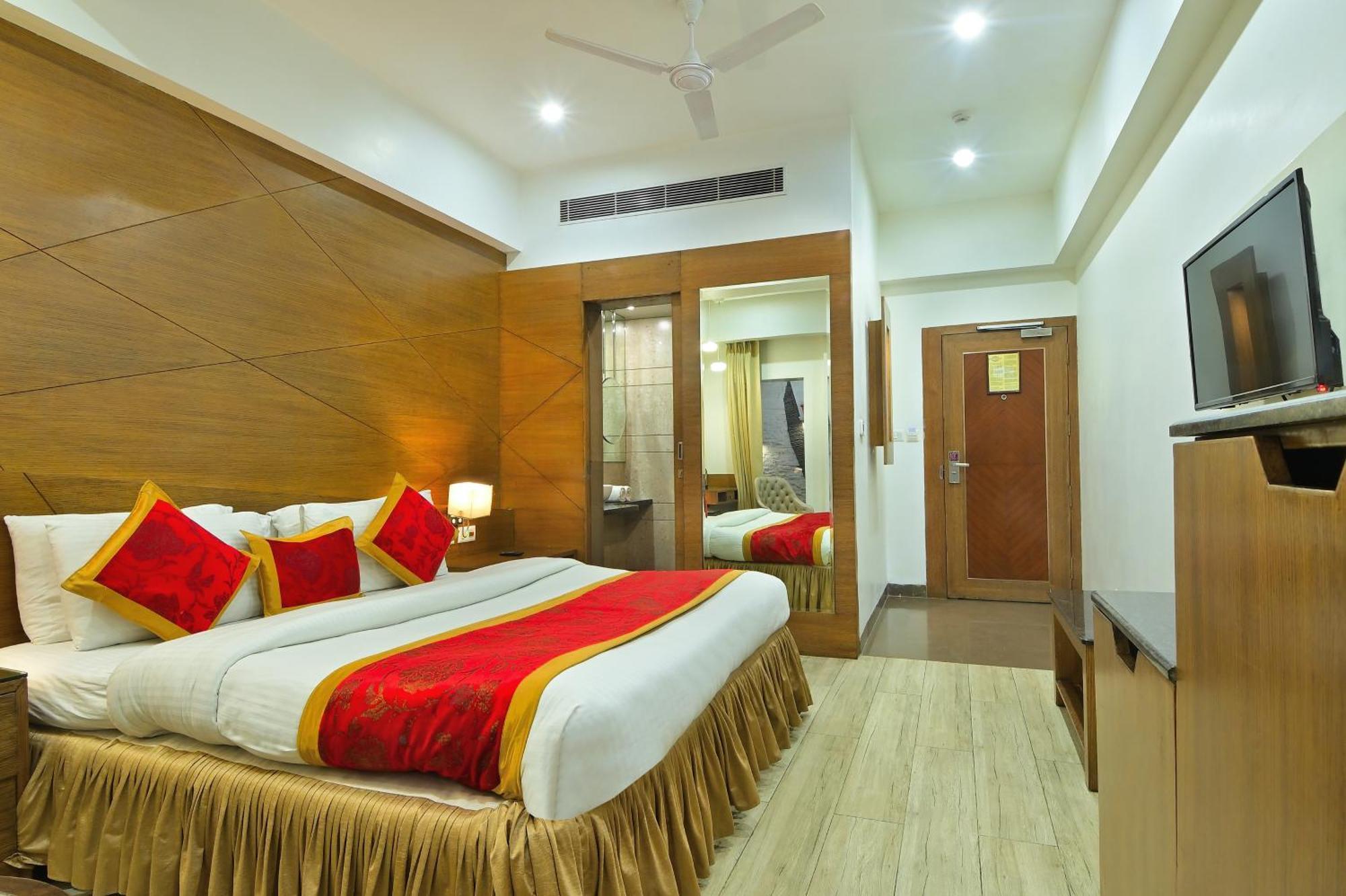Hari Piorko Grand - 2 Min From New Railway Station 4*