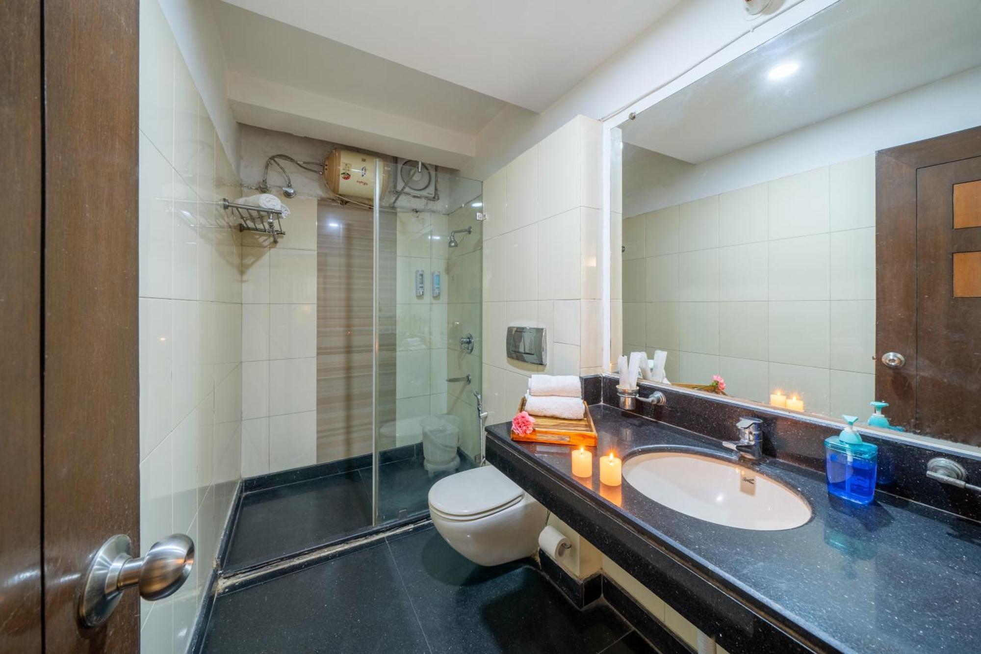 Lime Gk-2 At Greater Kailash Metro South Delhi Nearby Saket Select Nova Deli