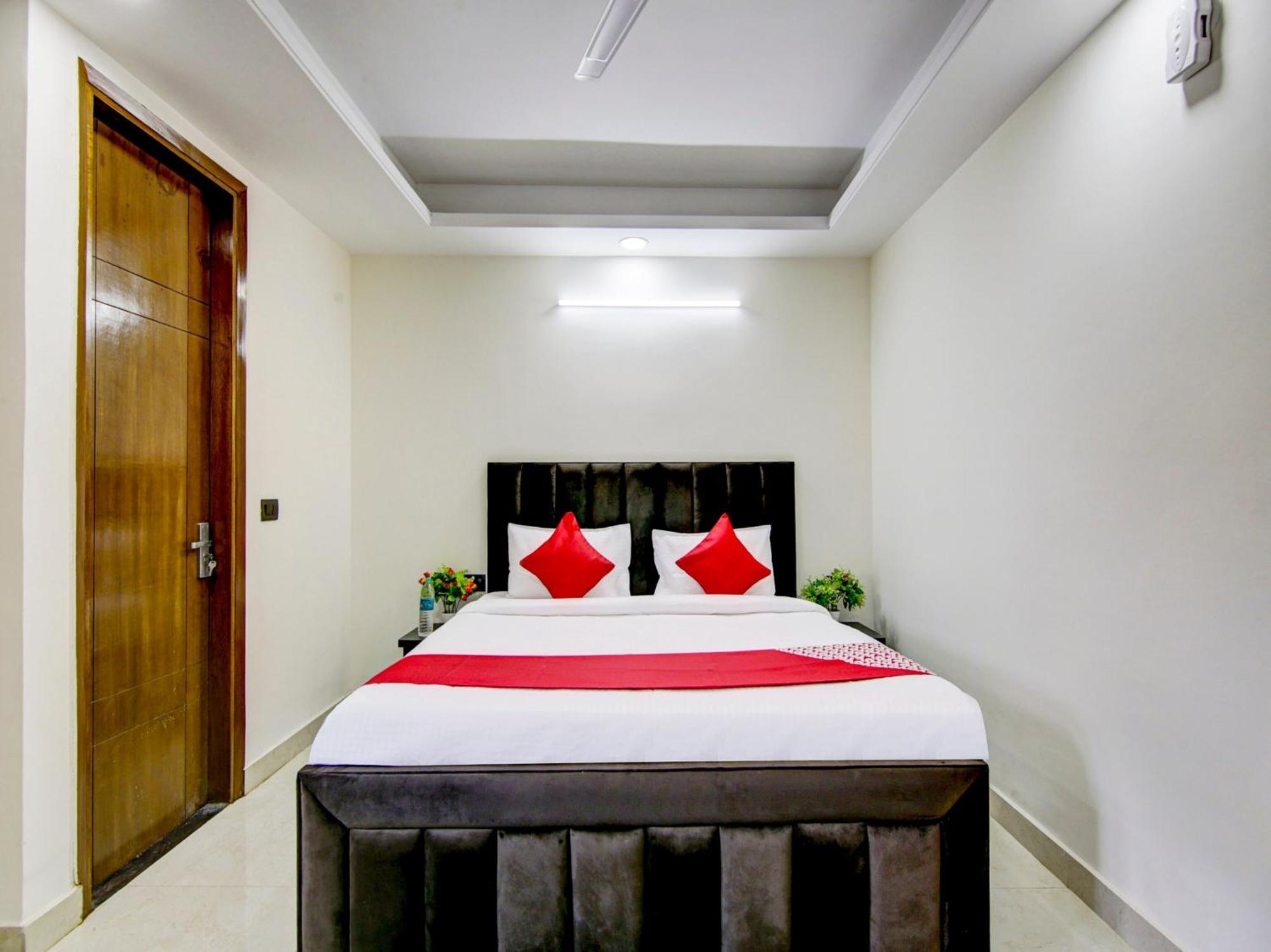 Hotel Oyo Flagship Thecapstone New Delhi