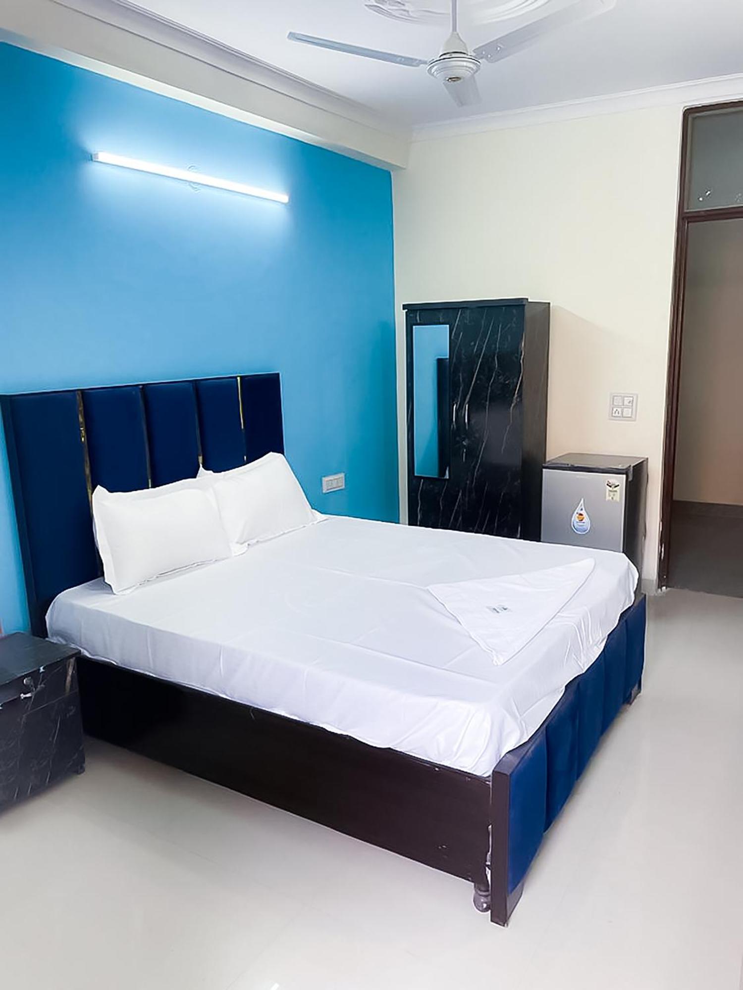 Roomshala 123 Happy Homes- Near Saket Metro New Delhi