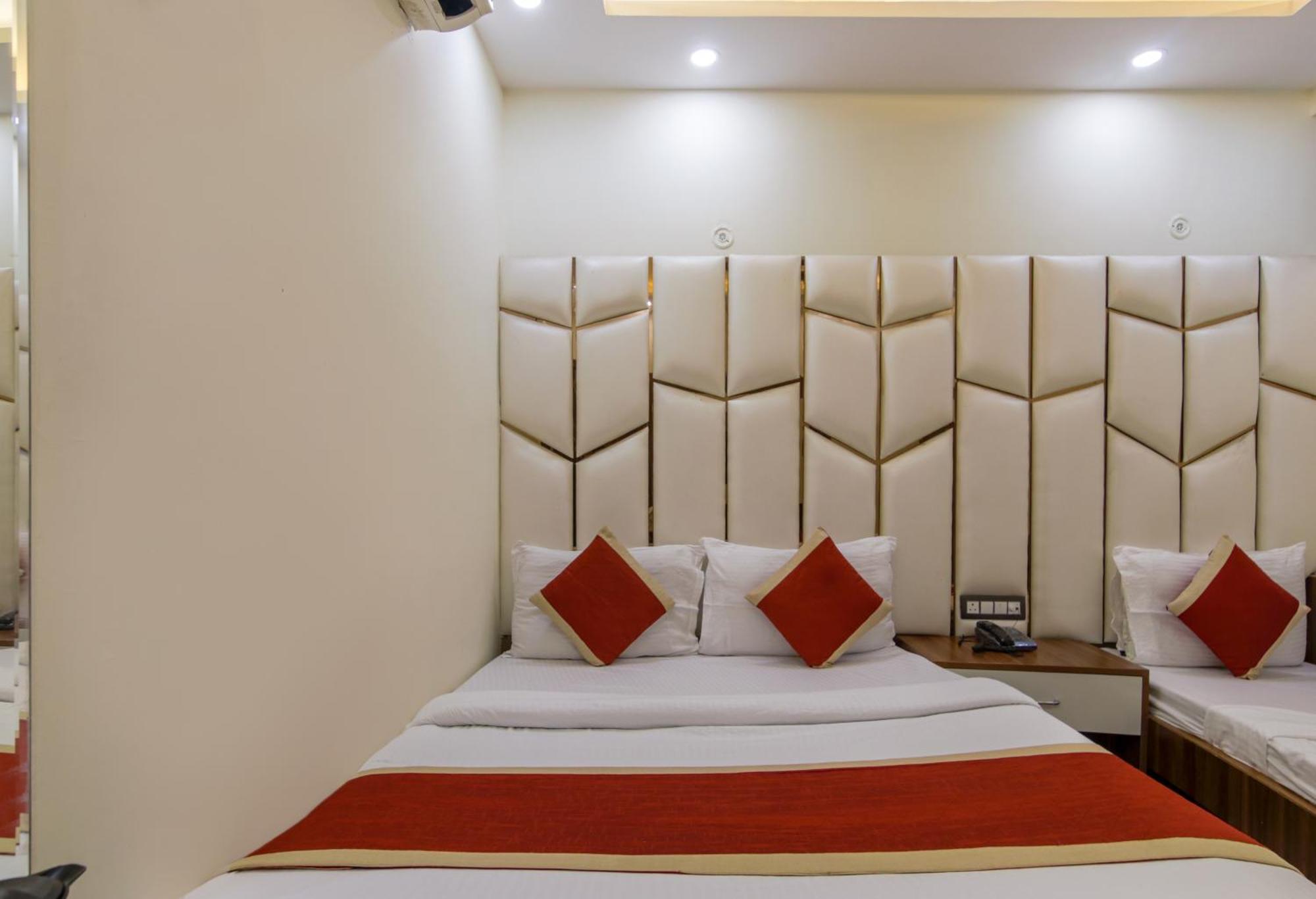 The Price Main Bazar Pahar Ganj Hotel 3*