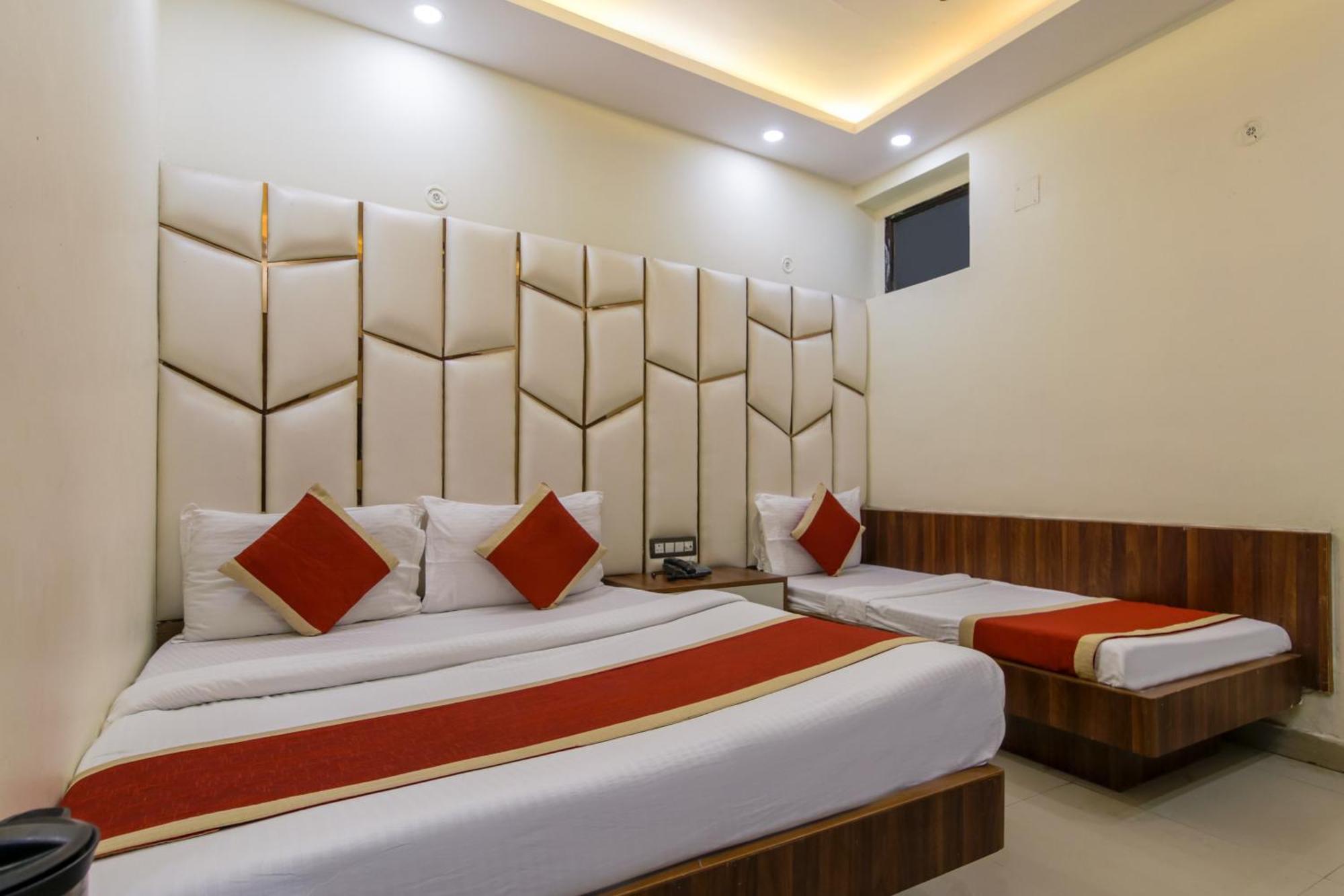 Hotel The Price Main Bazar Pahar Ganj New Delhi