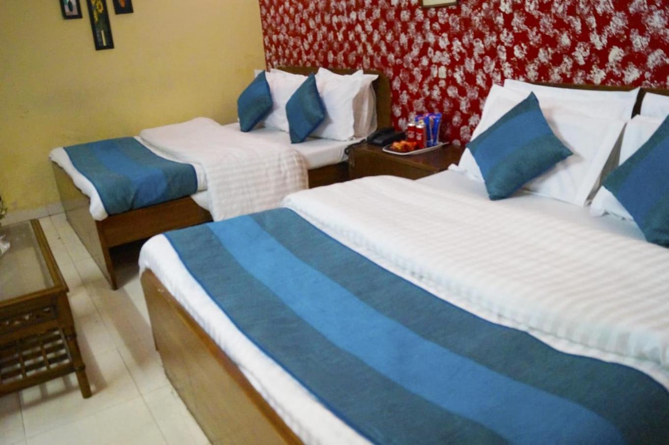 Hrs - Railway Station Guest house *