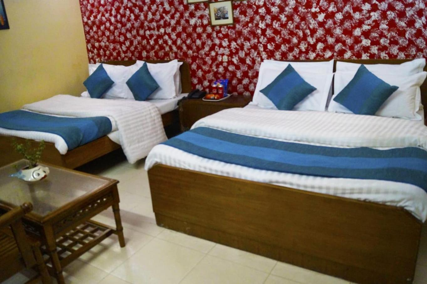 Hrs - Railway Station Guest house *