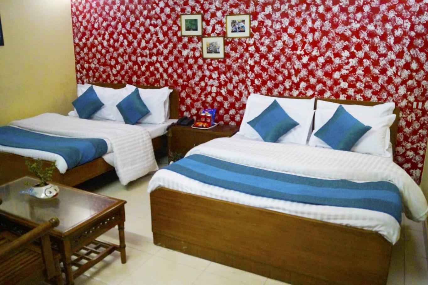 Hrs - Railway Station Guest house