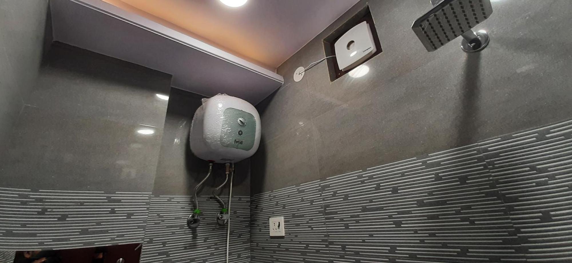 Aggarwal In Independent Flat With Private Kitchen Washroom Fridge Android Tv Wi Fi And Cooking Utensils For Self Cooking *