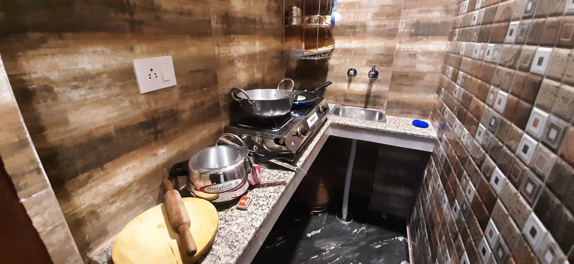 Aggarwal In Independent Flat With Private Kitchen Washroom Fridge Android Tv Wi Fi And Cooking Utensils For Self Cooking