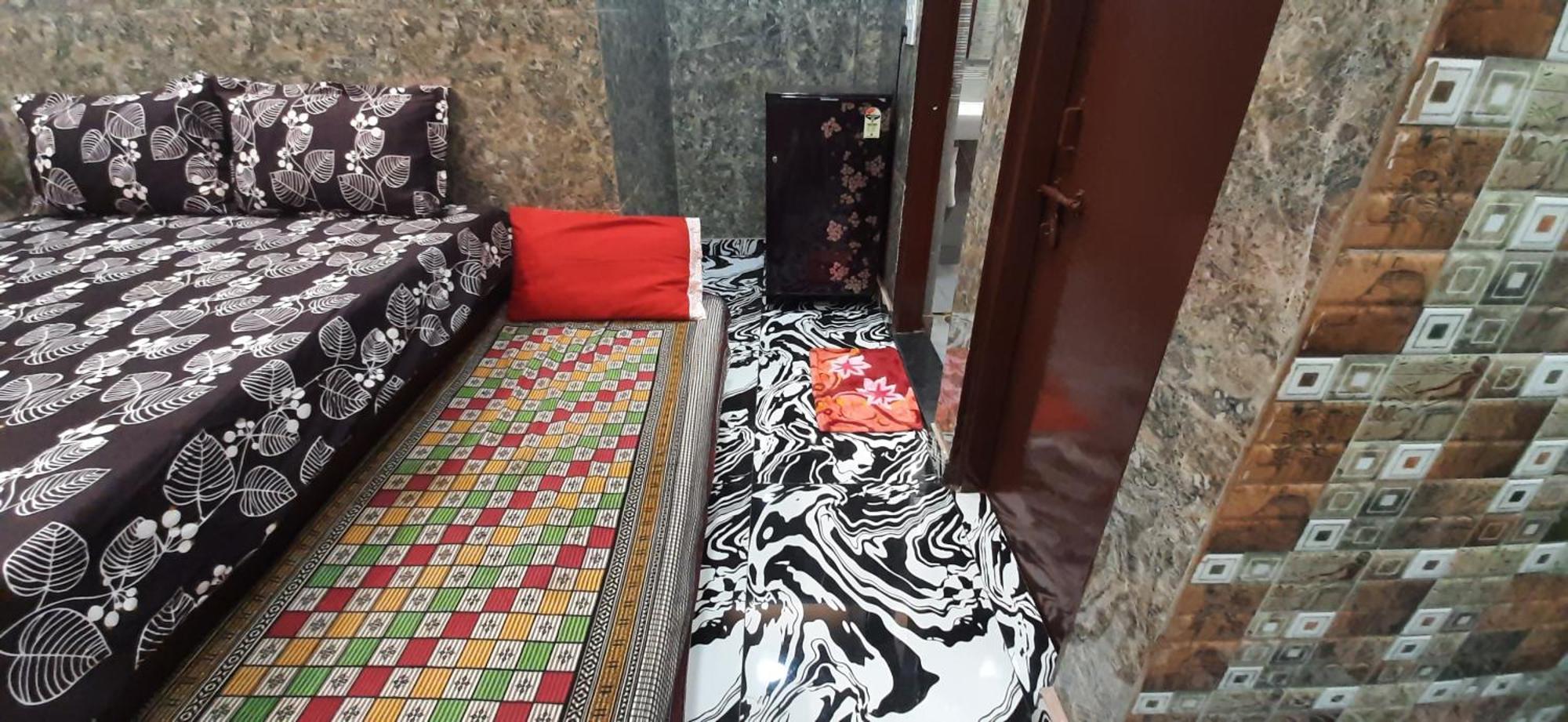 Aggarwal In Independent Flat With Private Kitchen Washroom Fridge Android Tv Wi Fi And Cooking Utensils For Self Cooking *