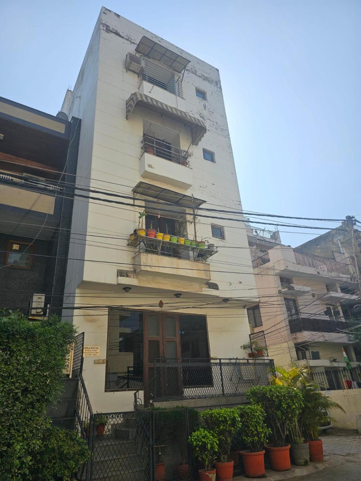 Sky Bloom Luxury * New Delhi
