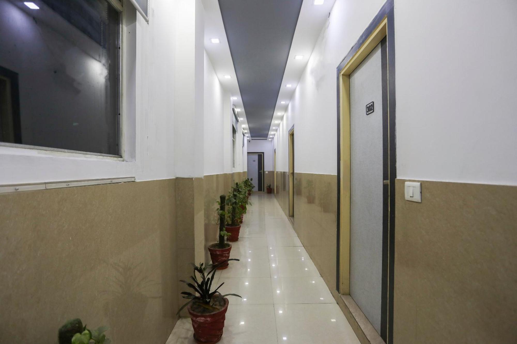 O Cladis Near Mall Of India Hotel Kalkaji Devi