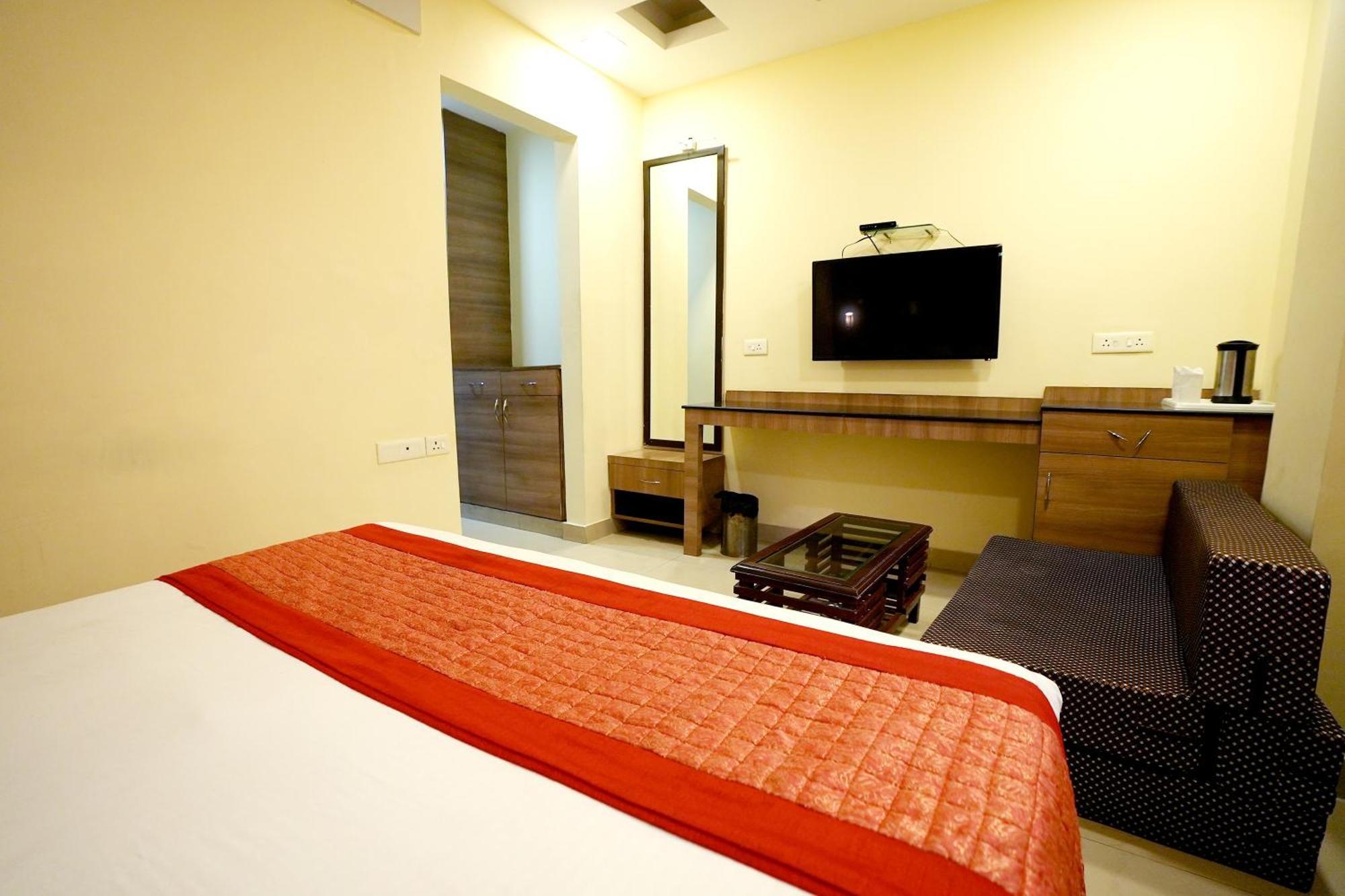 Silver Stone - Karol Bagh New Delhi (National Capital Territory of India)