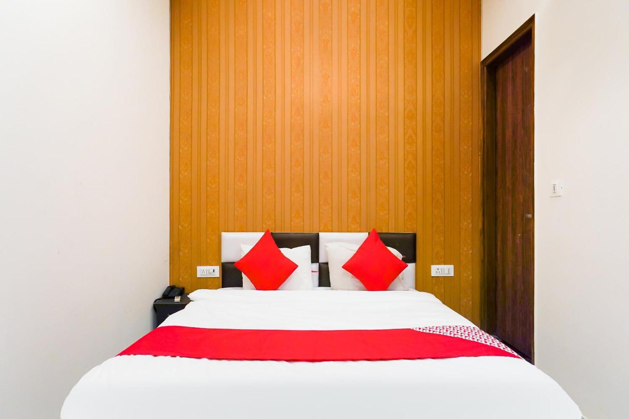 O Kaushik Hotel 3*