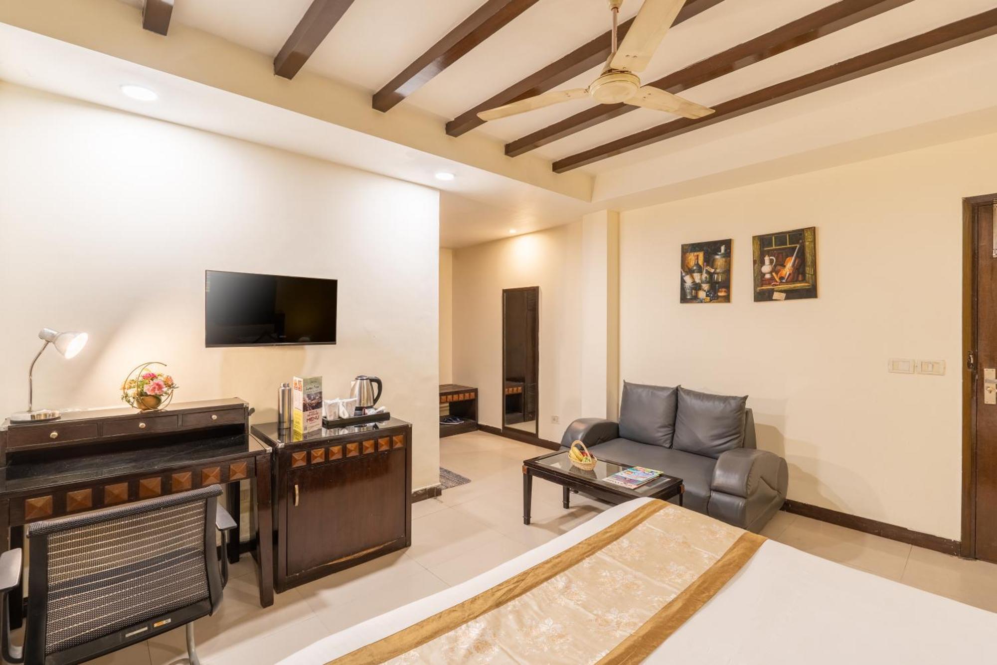 Lime Gk-2 At Greater Kailash Metro South Delhi Nearby Saket Select * Nova Deli