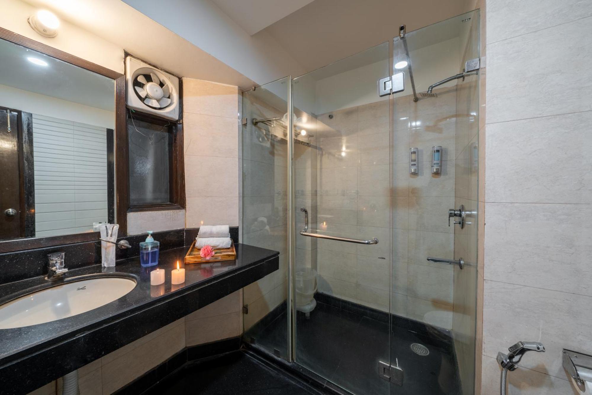 Lime Gk-2 At Greater Kailash Metro South Delhi Nearby Saket Select Casa de hóspedes *