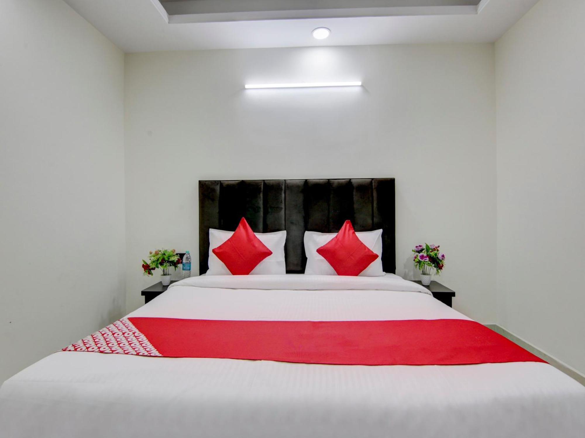 Oyo Flagship Thecapstone Hotel 3*