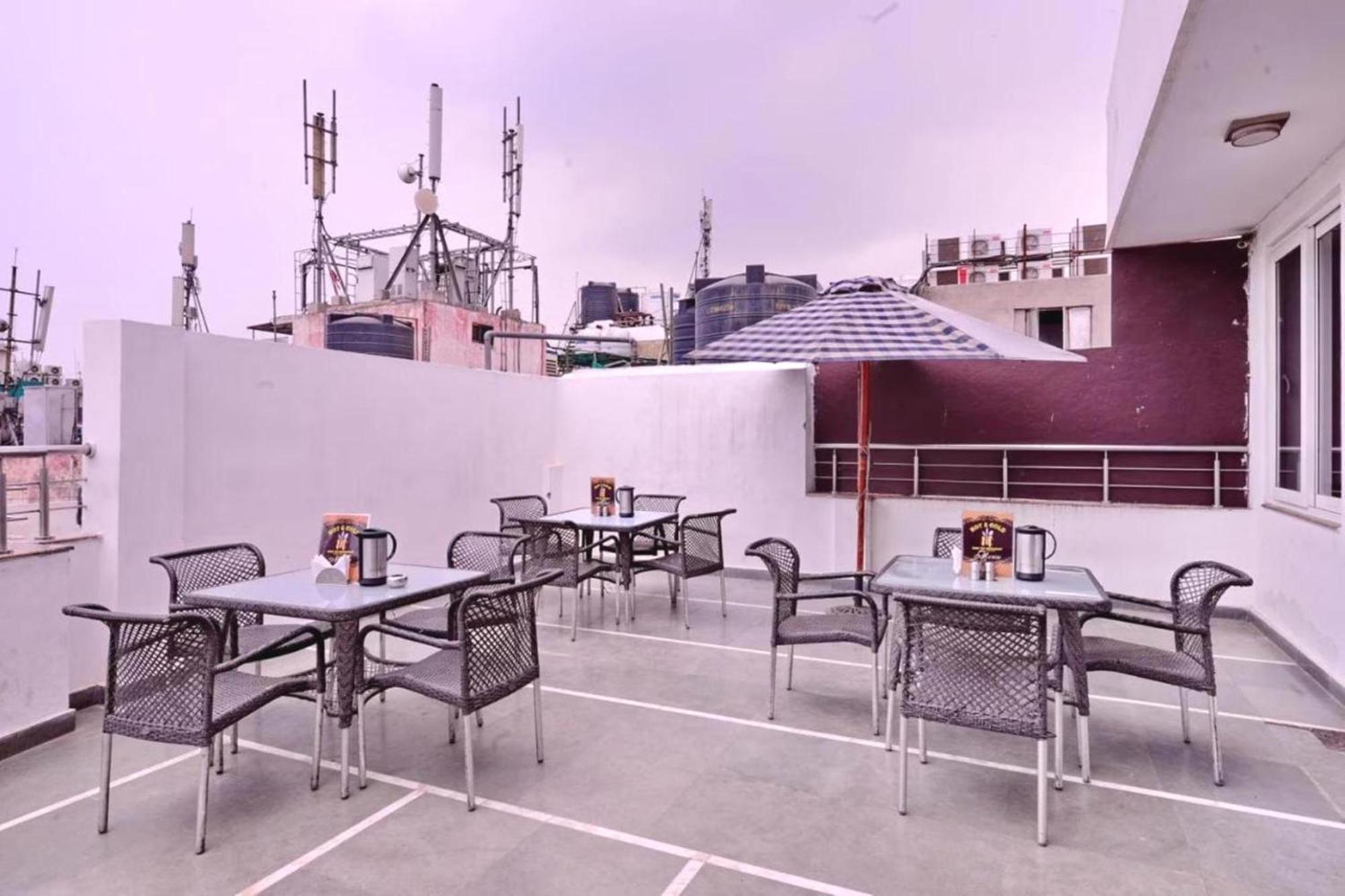 Emporio View - Railway Station - Paharganj Hotel 3*