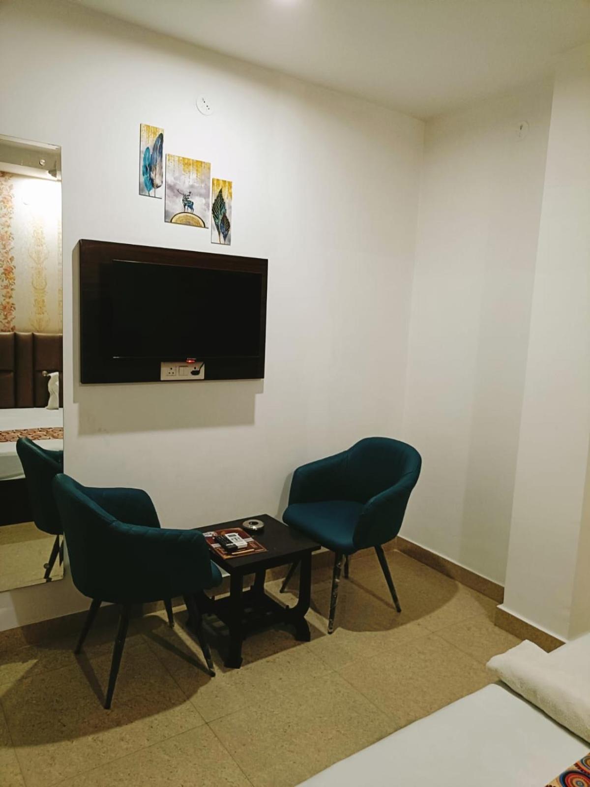 Hotel Le Mount Plaza Delhi Igi Airport