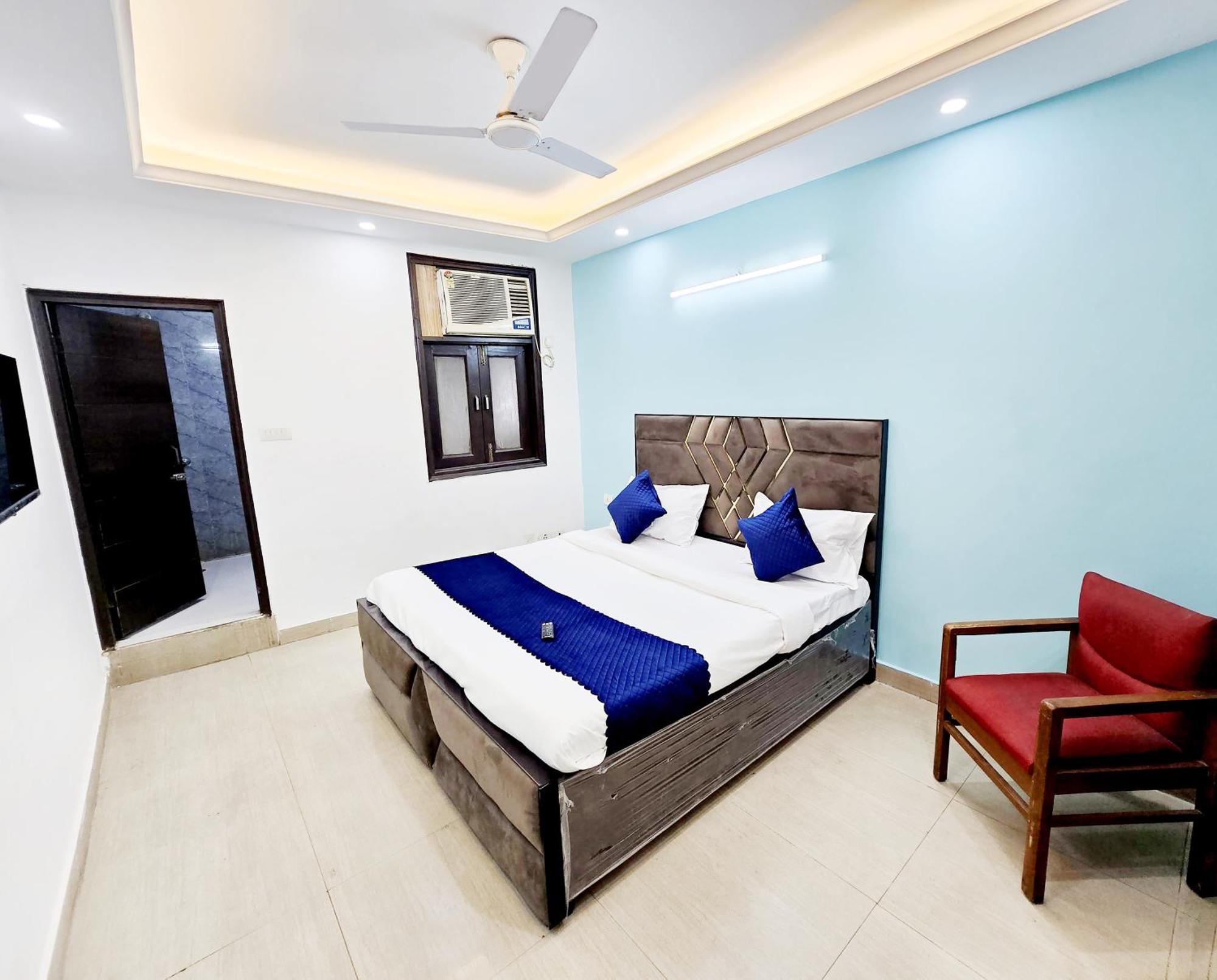 Hotel Agniv - Saket Metro New Delhi