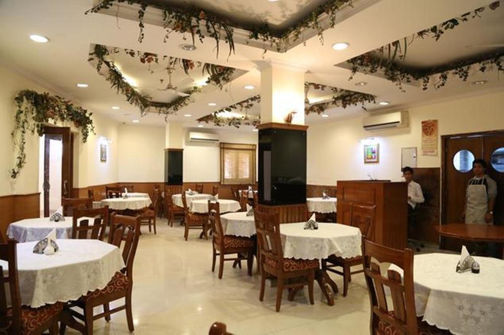 Hotel Hanuwant Palace 3*