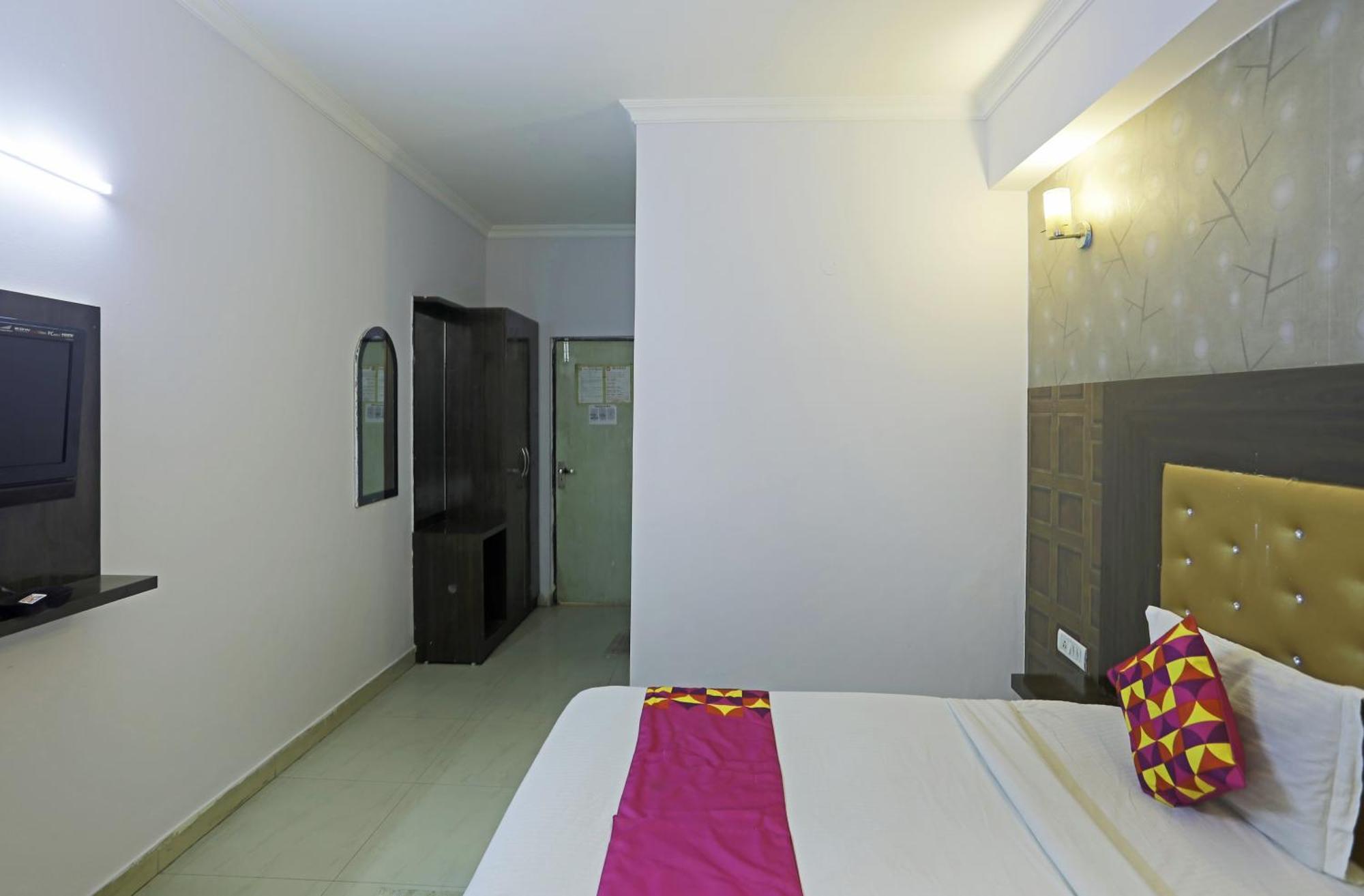 Samara Kingdom Near Delhi Airport 3*