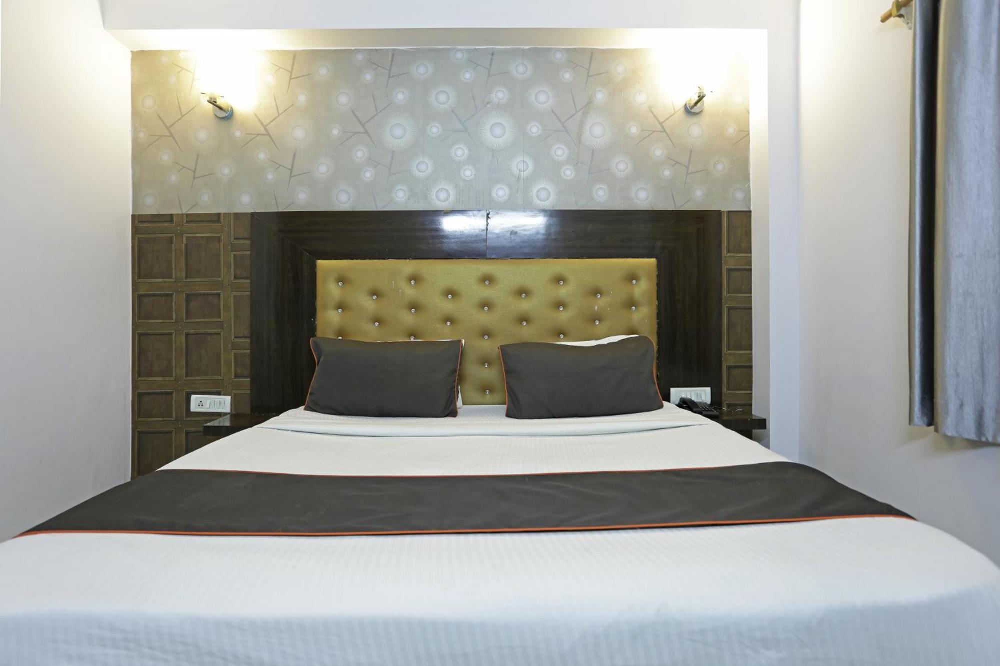 Hotel Samara Kingdom Near Delhi Airport 3*