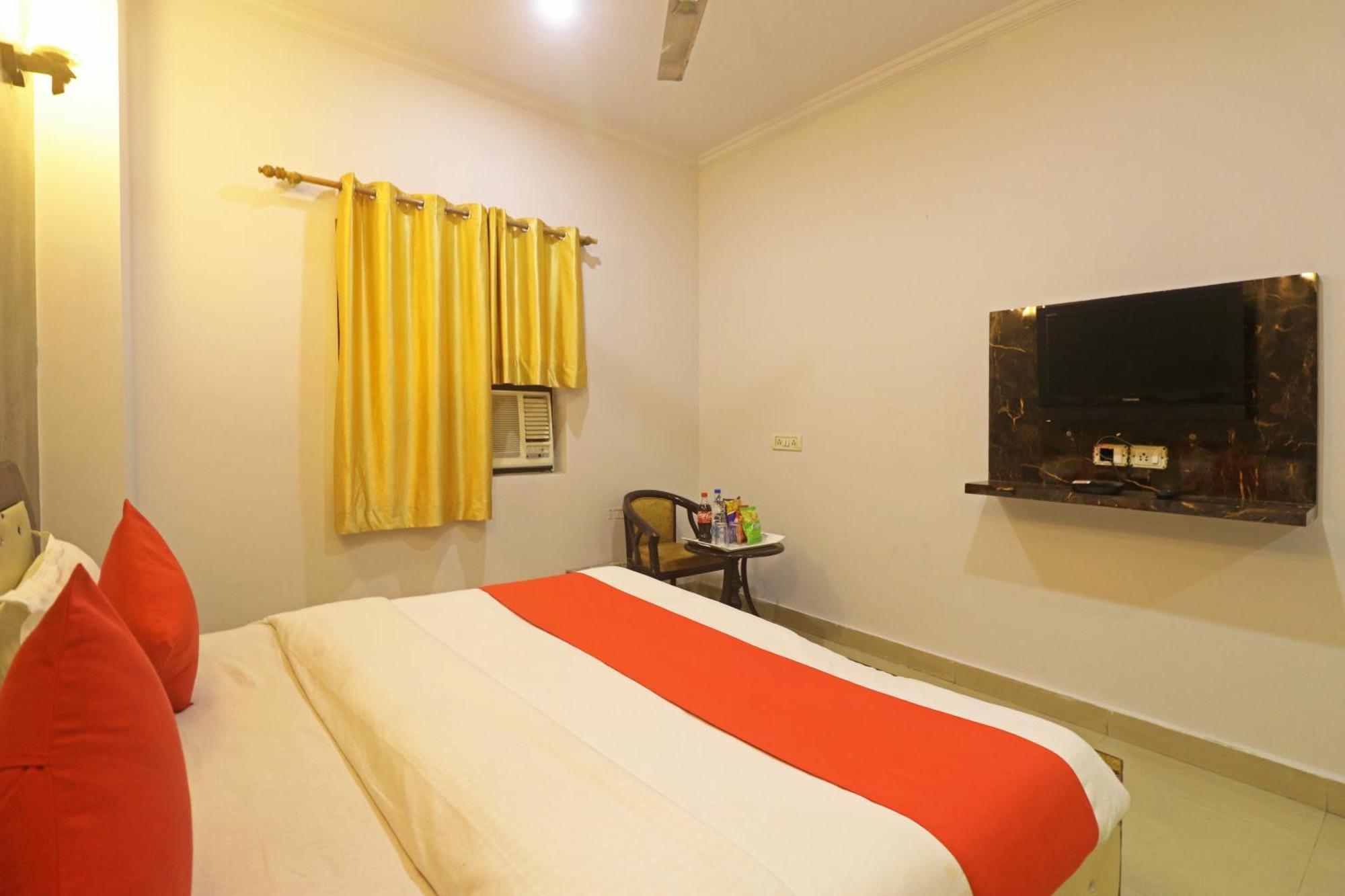 Samara Kingdom Near Delhi Airport Hotel 3*