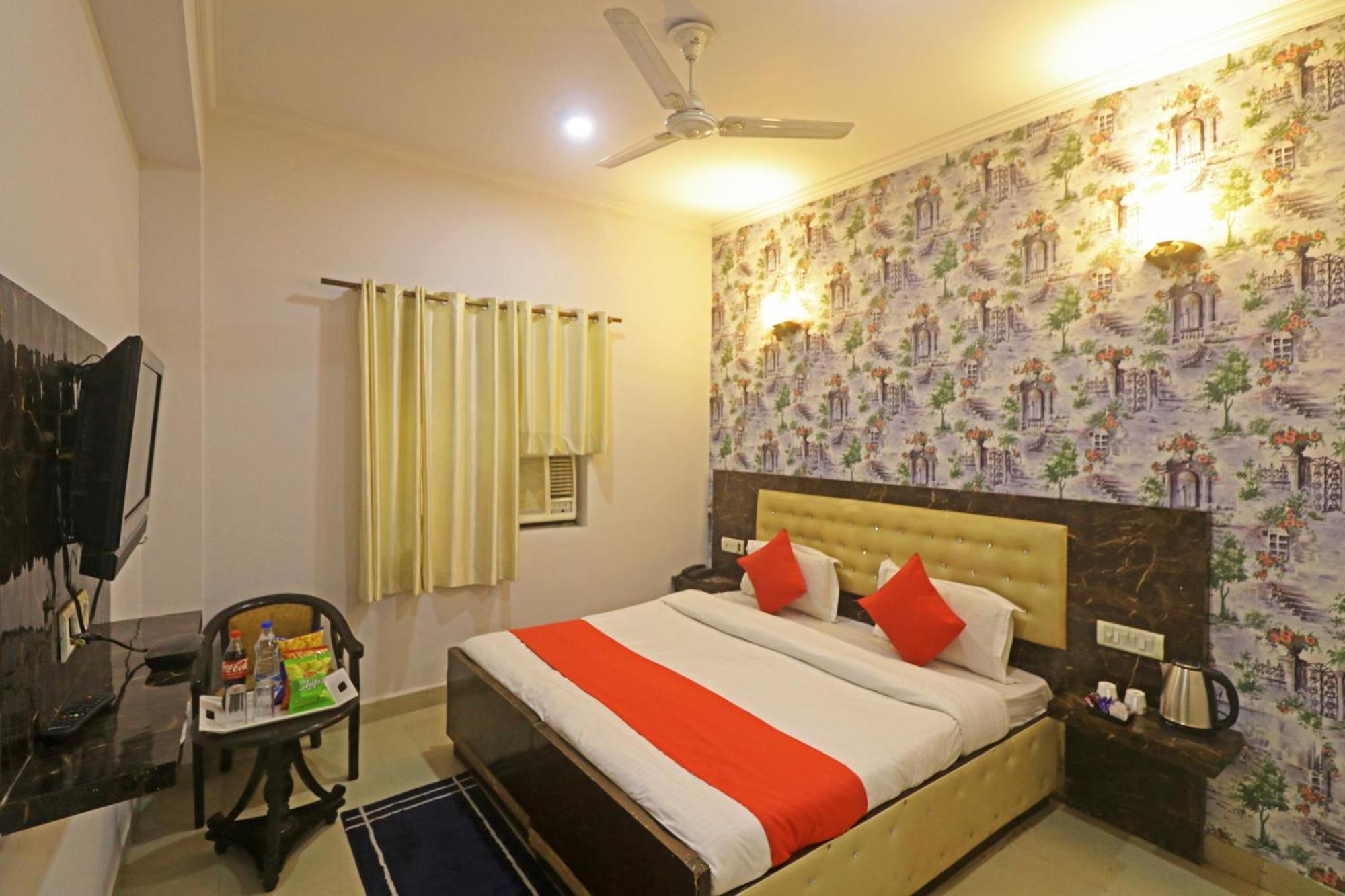 Hotel Samara Kingdom Near Delhi Airport 3*