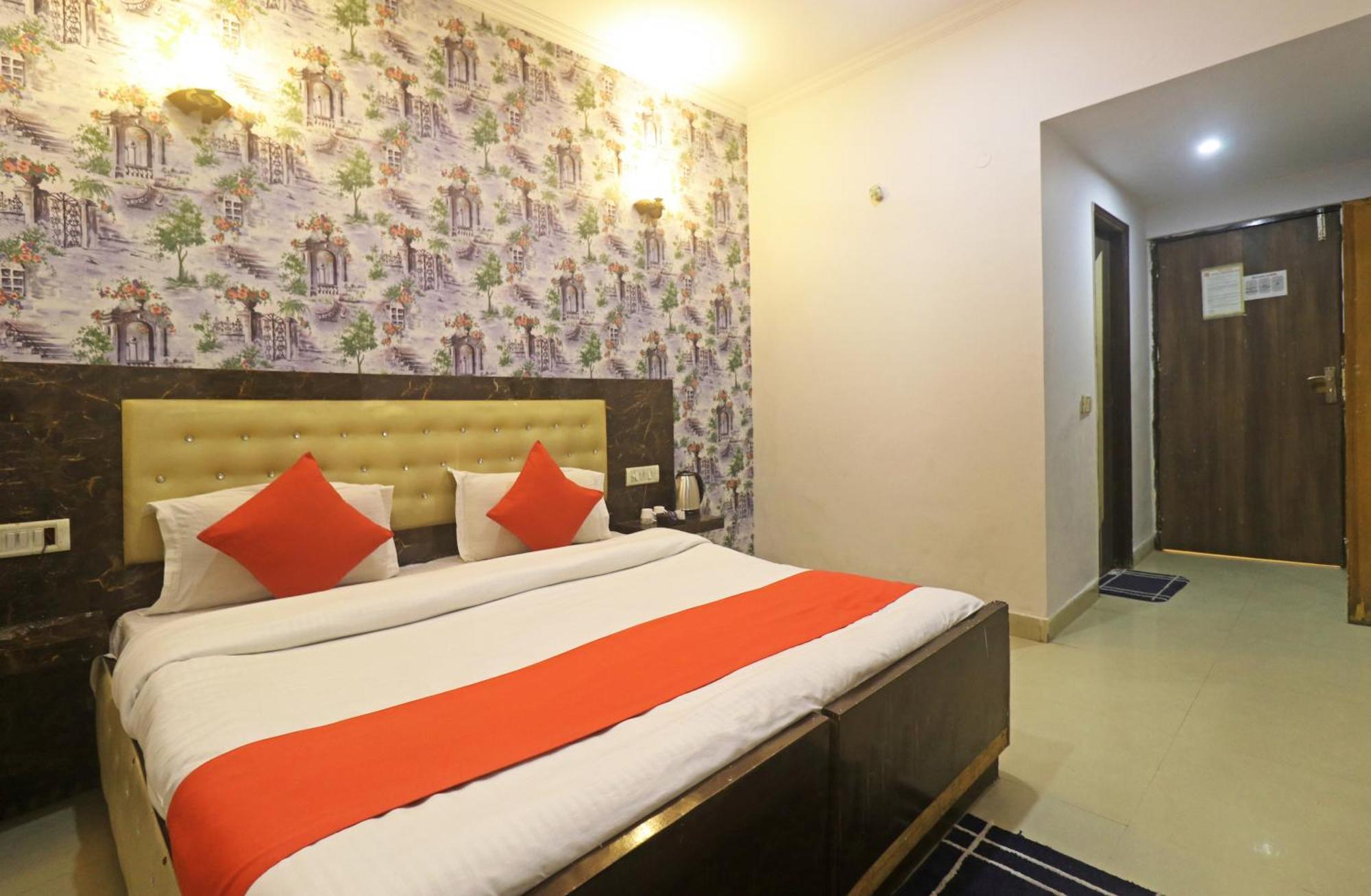 Samara Kingdom Near Delhi Airport 3*