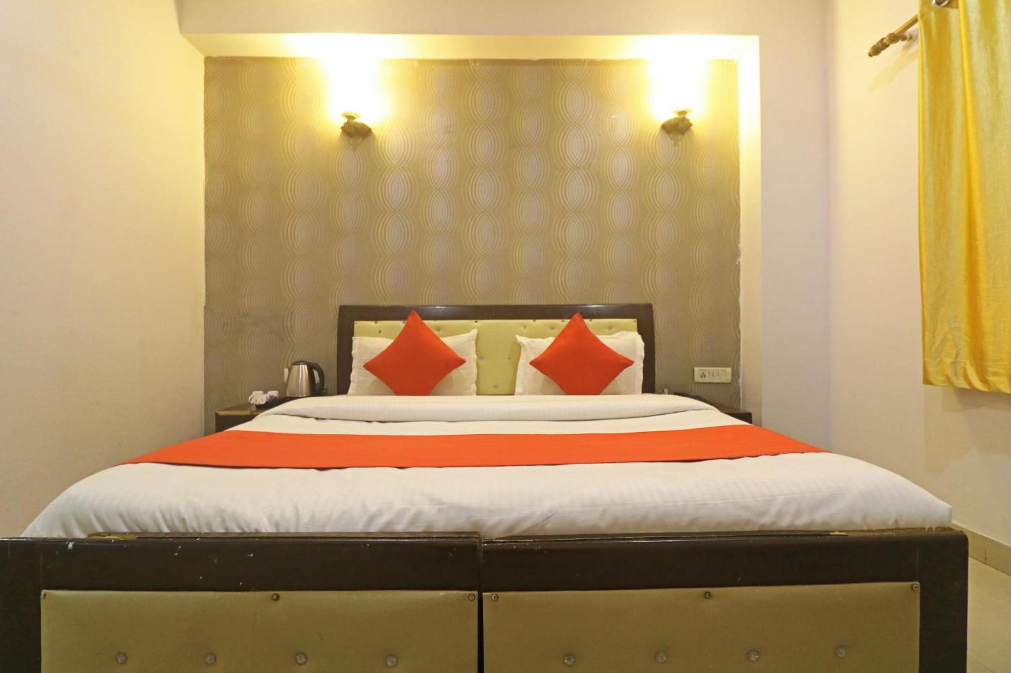 Samara Kingdom Near Delhi Airport Hotel 3*