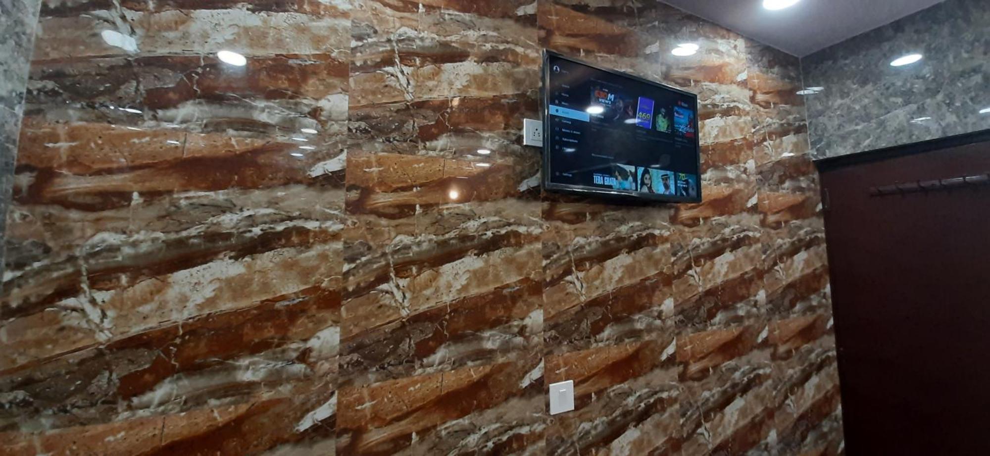 Apartamento Aggarwal In Independent Flat With Private Kitchen Washroom Fridge Android Tv Wi Fi And Cooking Utensils For Self Cooking Nova Deli