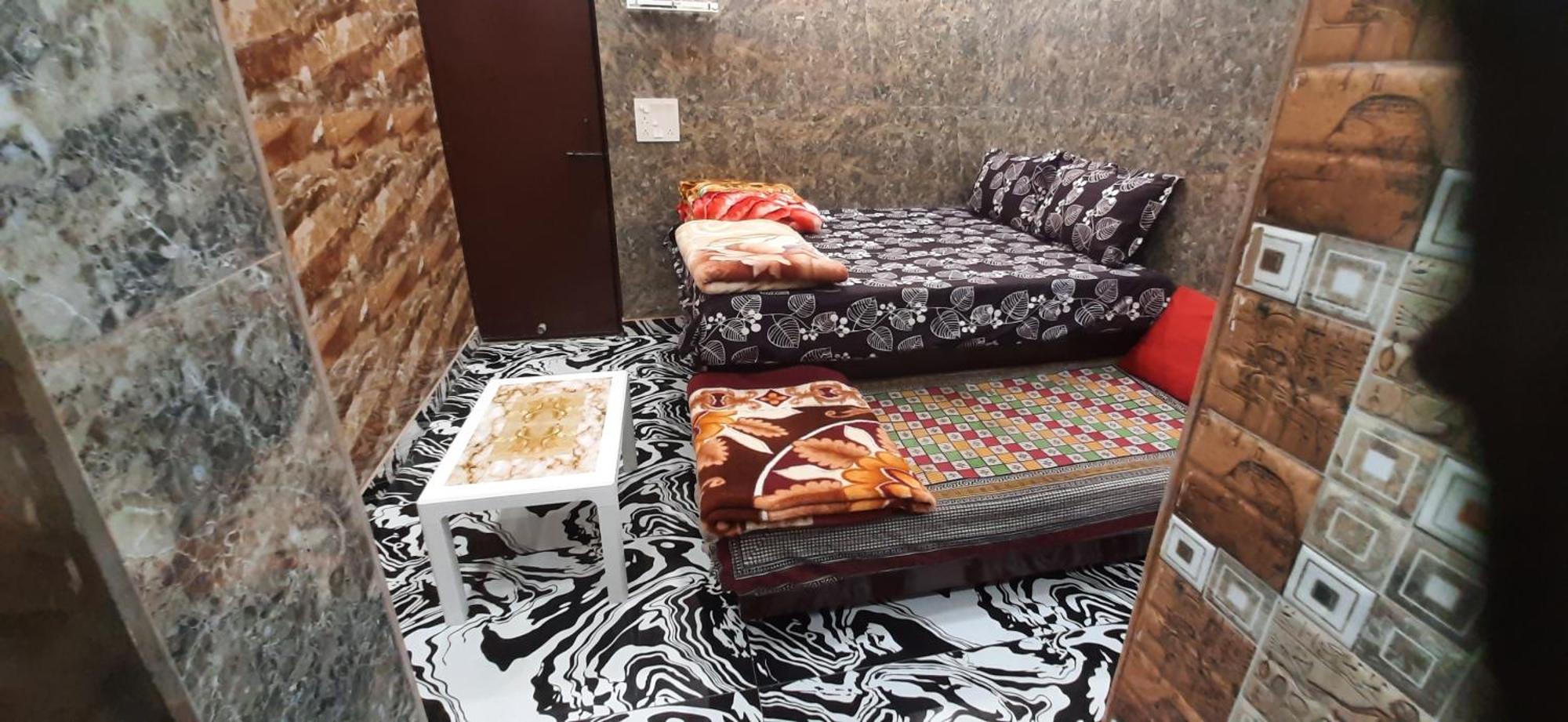 Aggarwal In Independent Flat With Private Kitchen Washroom Fridge Android Tv Wi Fi And Cooking Utensils For Self Cooking Apartment New Delhi