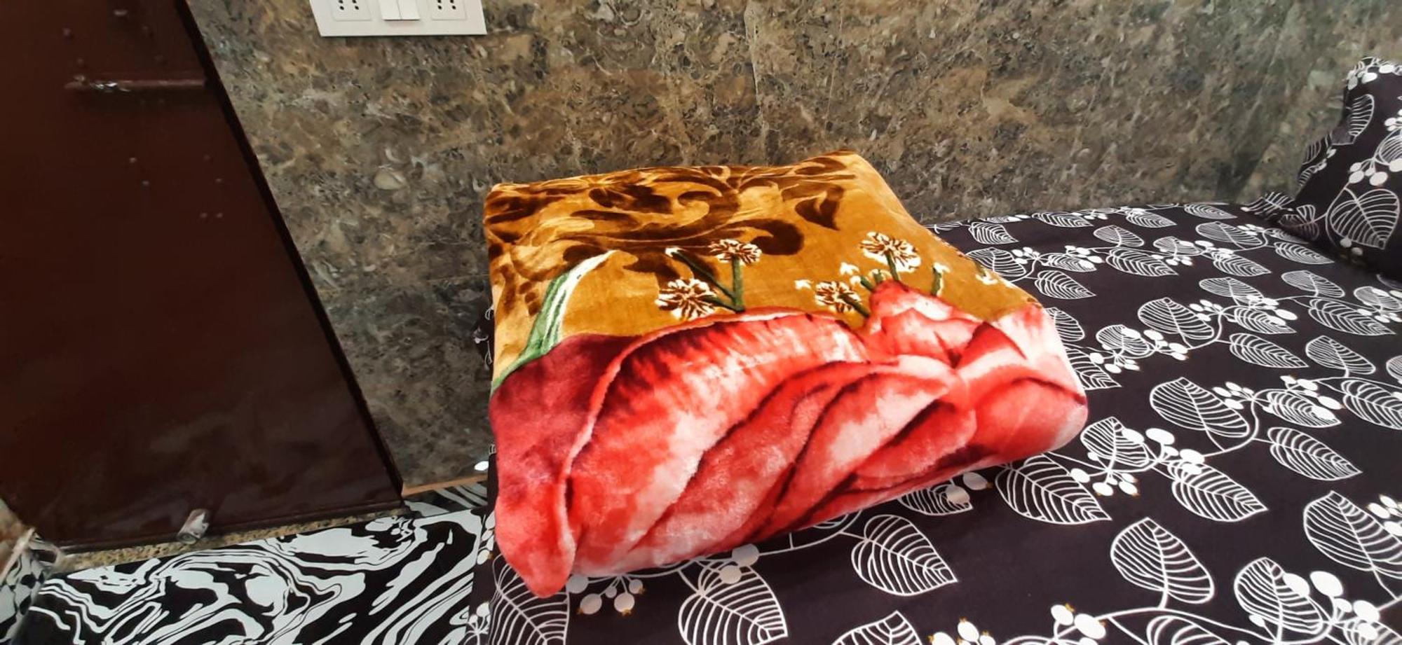Aggarwal In Independent Flat With Private Kitchen Washroom Fridge Android Tv Wi Fi And Cooking Utensils For Self Cooking New Delhi