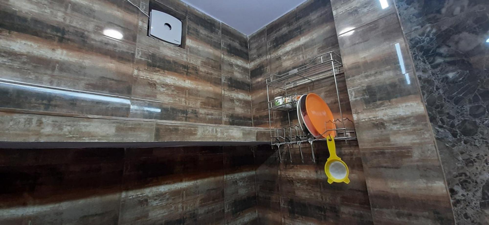 Apartamento Aggarwal In Independent Flat With Private Kitchen Washroom Fridge Android Tv Wi Fi And Cooking Utensils For Self Cooking *