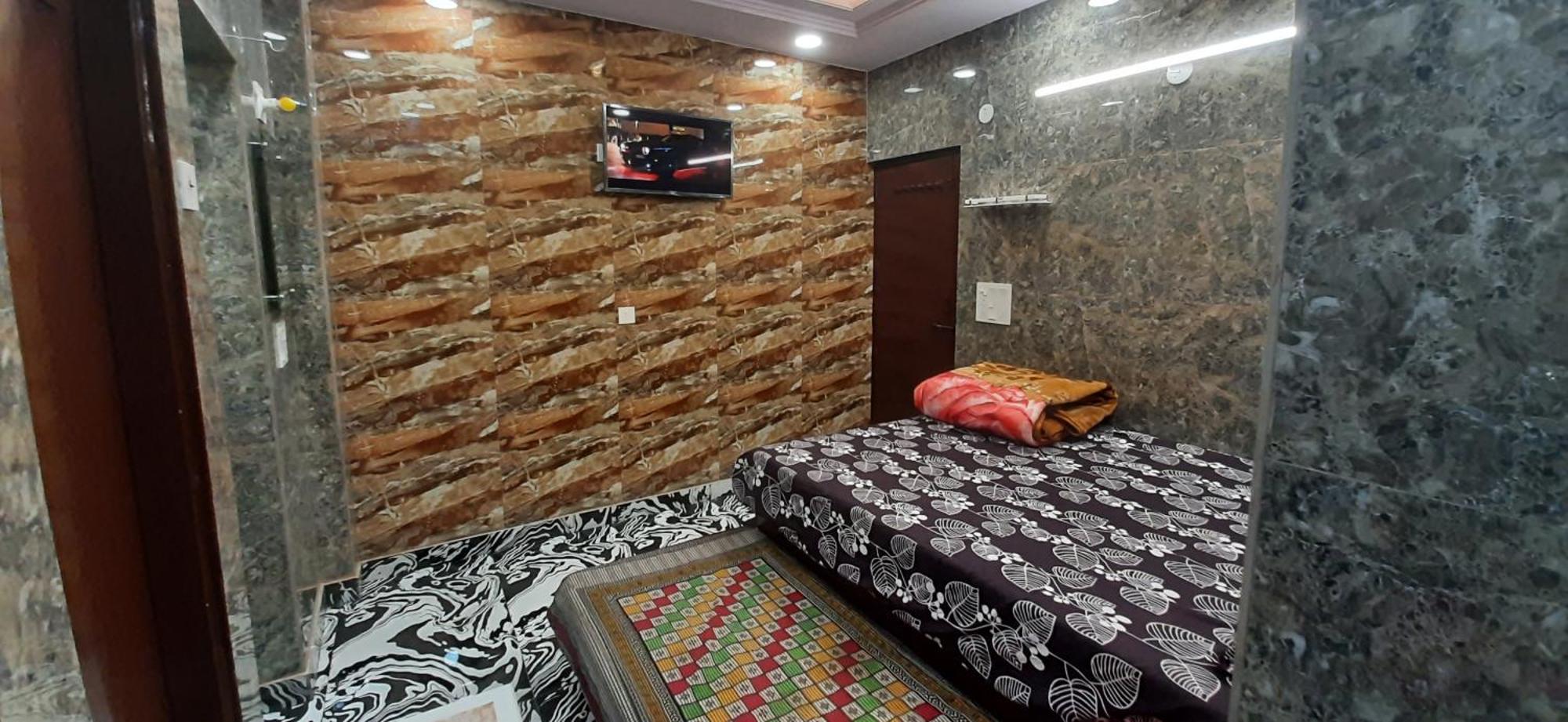 Apartamento Aggarwal In Independent Flat With Private Kitchen Washroom Fridge Android Tv Wi Fi And Cooking Utensils For Self Cooking *