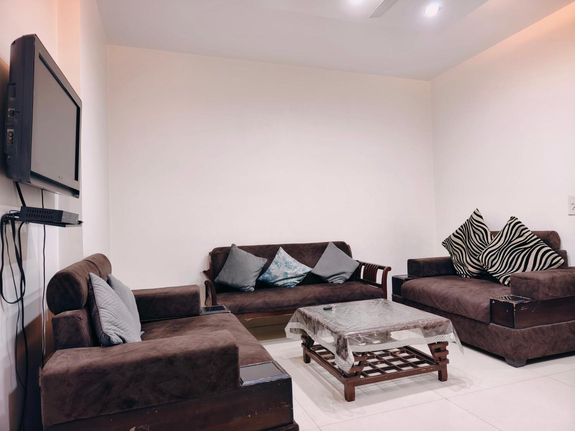 Family 3bhk Stay! New Delhi