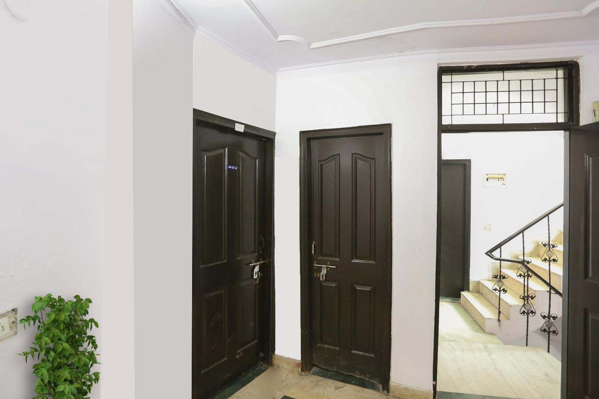 Hotel O Maxx Residency Near Dlf Avenue Saket