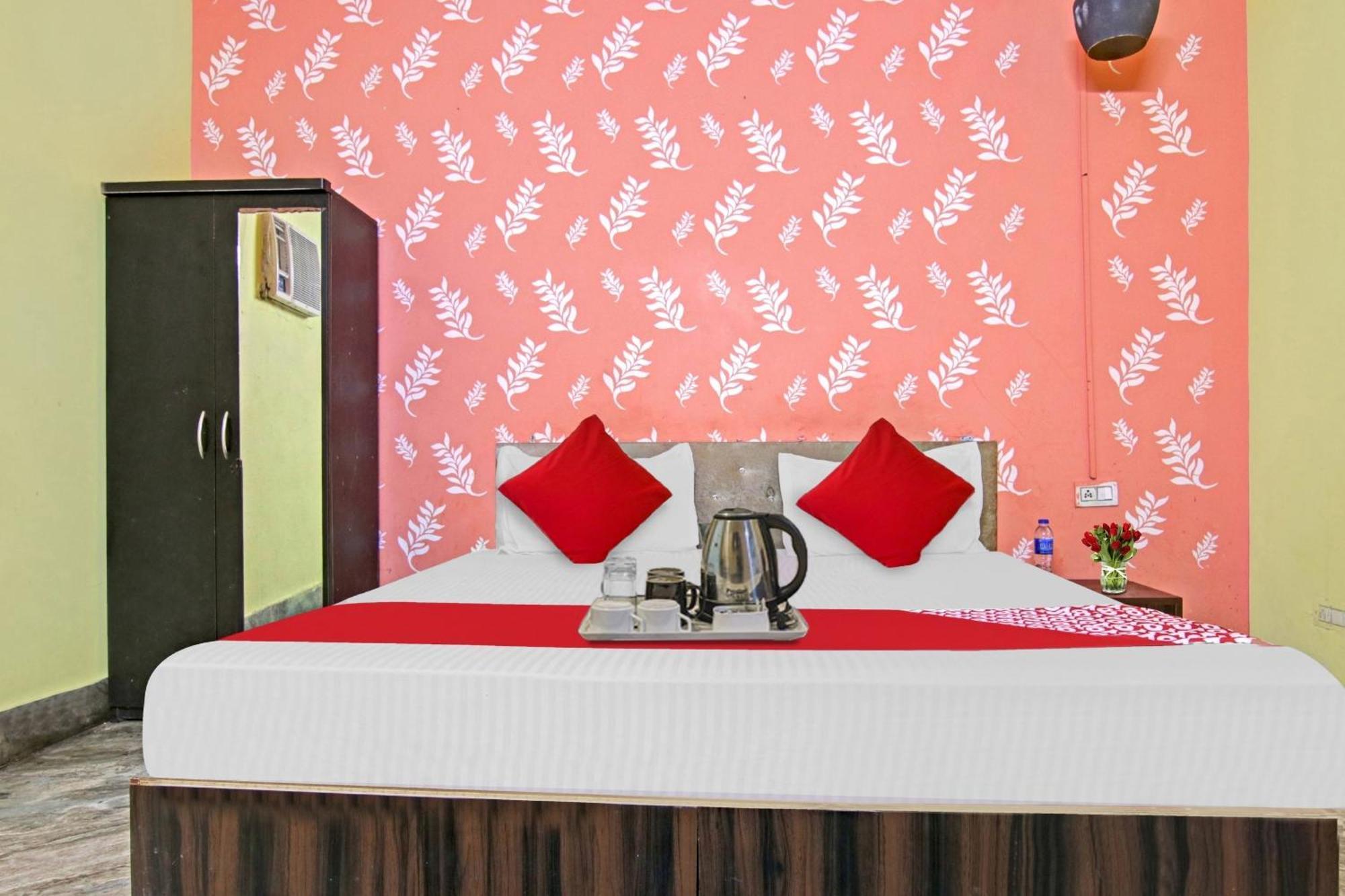 Hotel Flagship Decent Near Pvr Vikaspuri Delhi