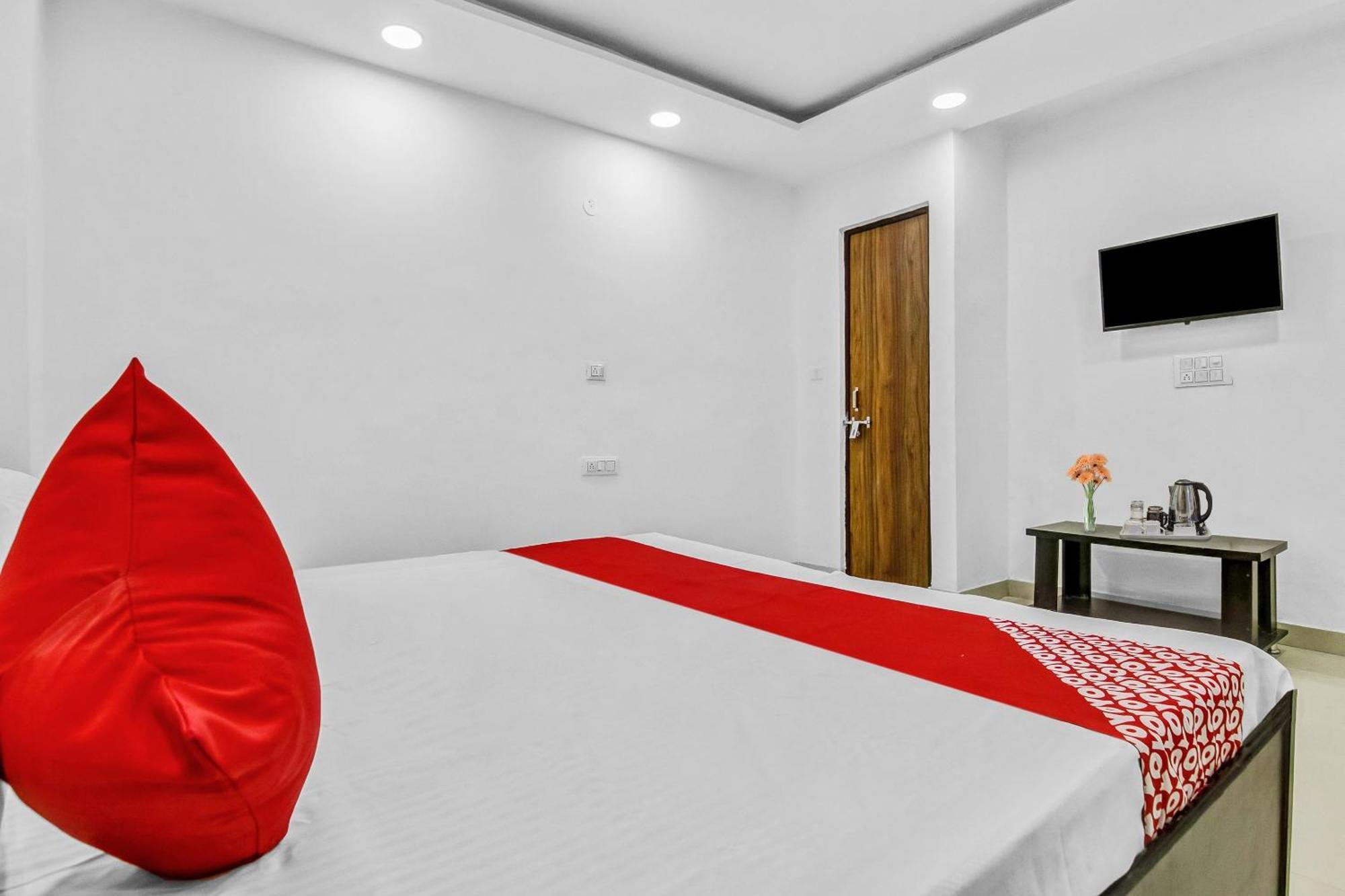 Flagship Secret Mirage Near Rithala Metro Station Hotel
