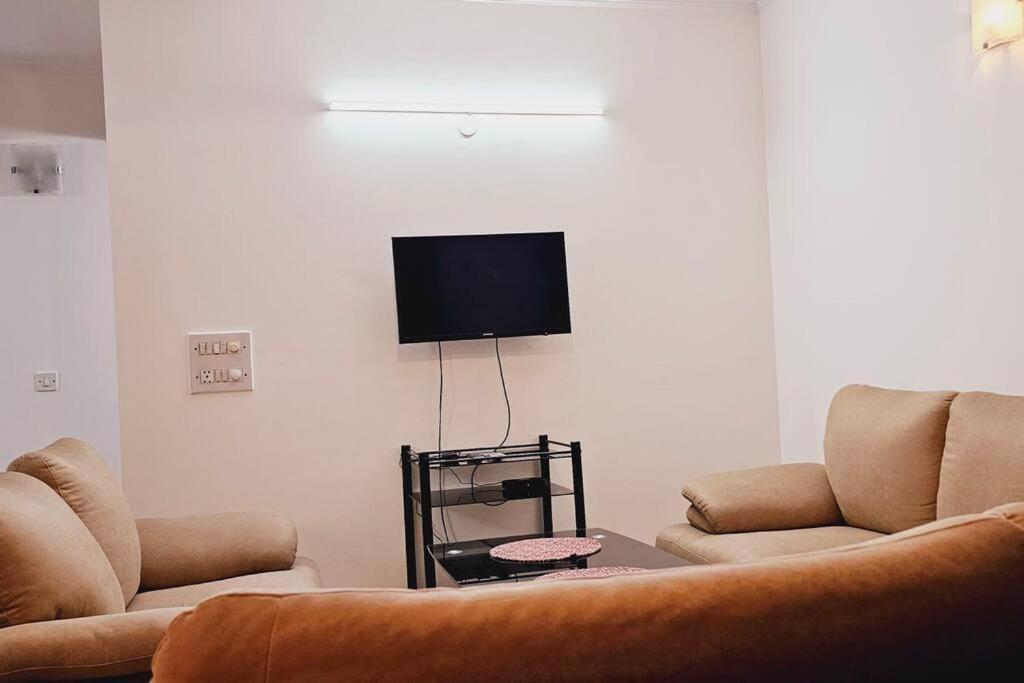 Hostmystay-2bhk W/t Terrace! Gk1 New Delhi