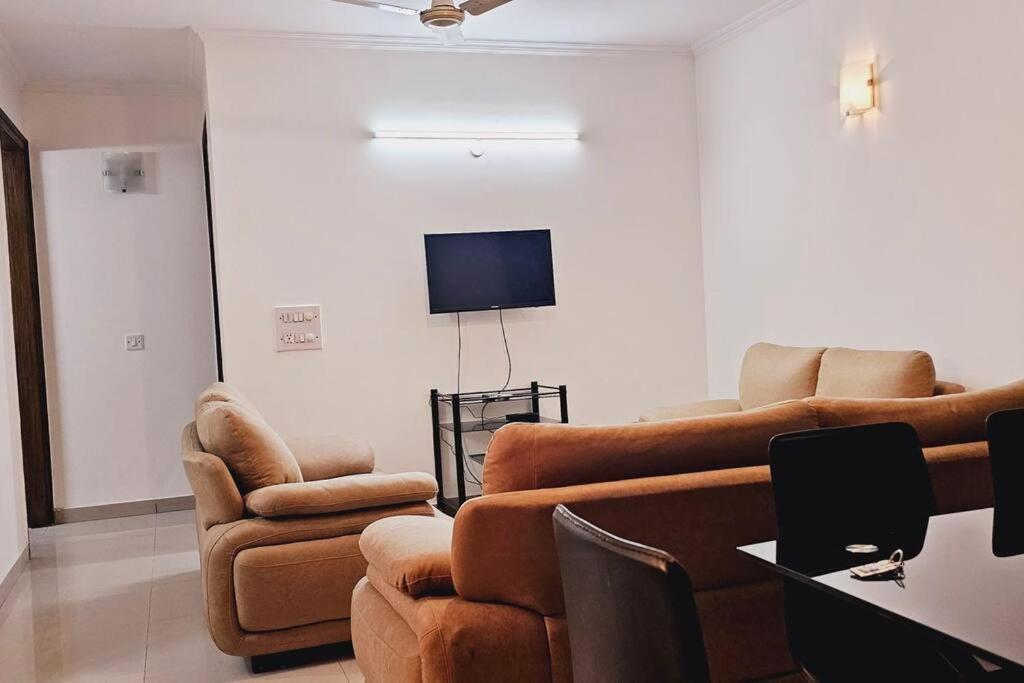 Hostmystay-2bhk W/t Terrace! Gk1