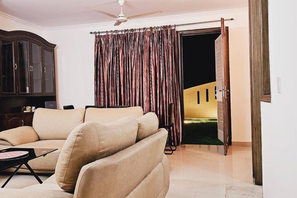 Apartment Hostmystay-2bhk W/t Terrace! Gk1