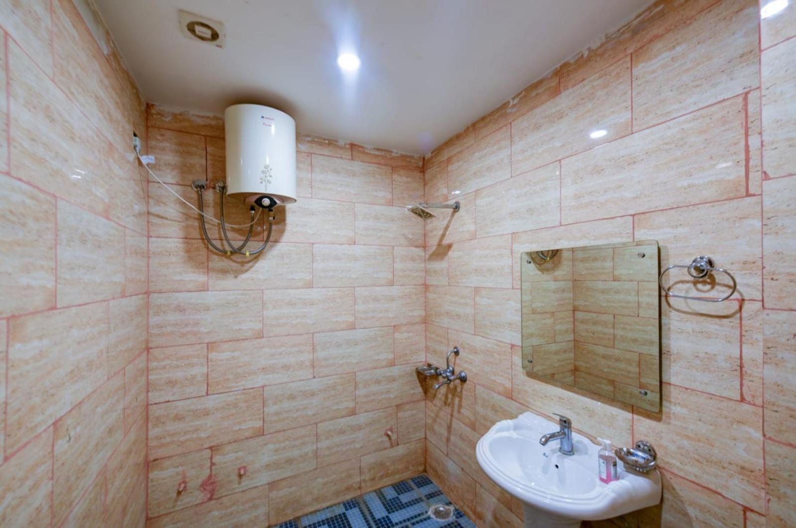 Tourist Deluxe Aero City Mahipalpur Hotel 3*
