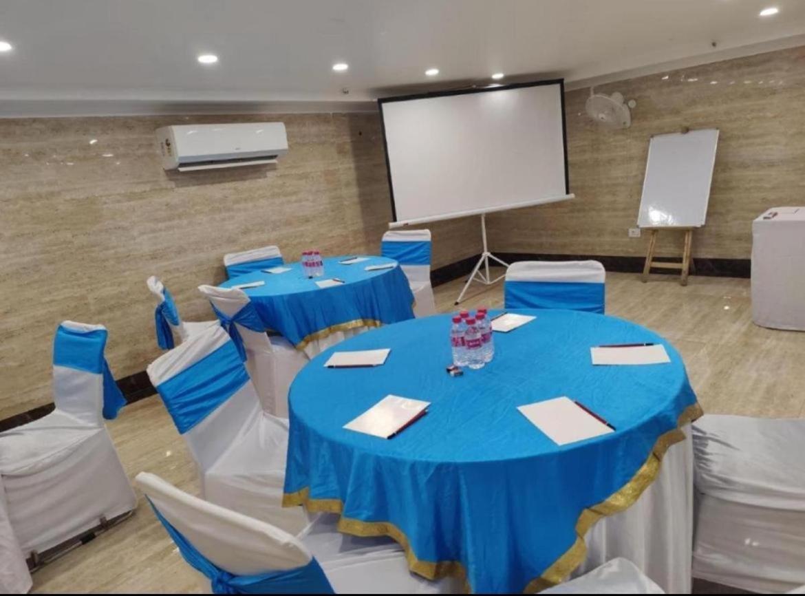 Airport Plaza Near Delhi Airport Aerocity 3* New Delhi
