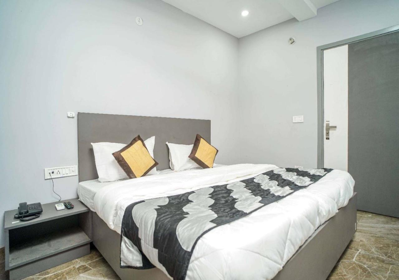 Lembord - By - New Cashew Guest house *