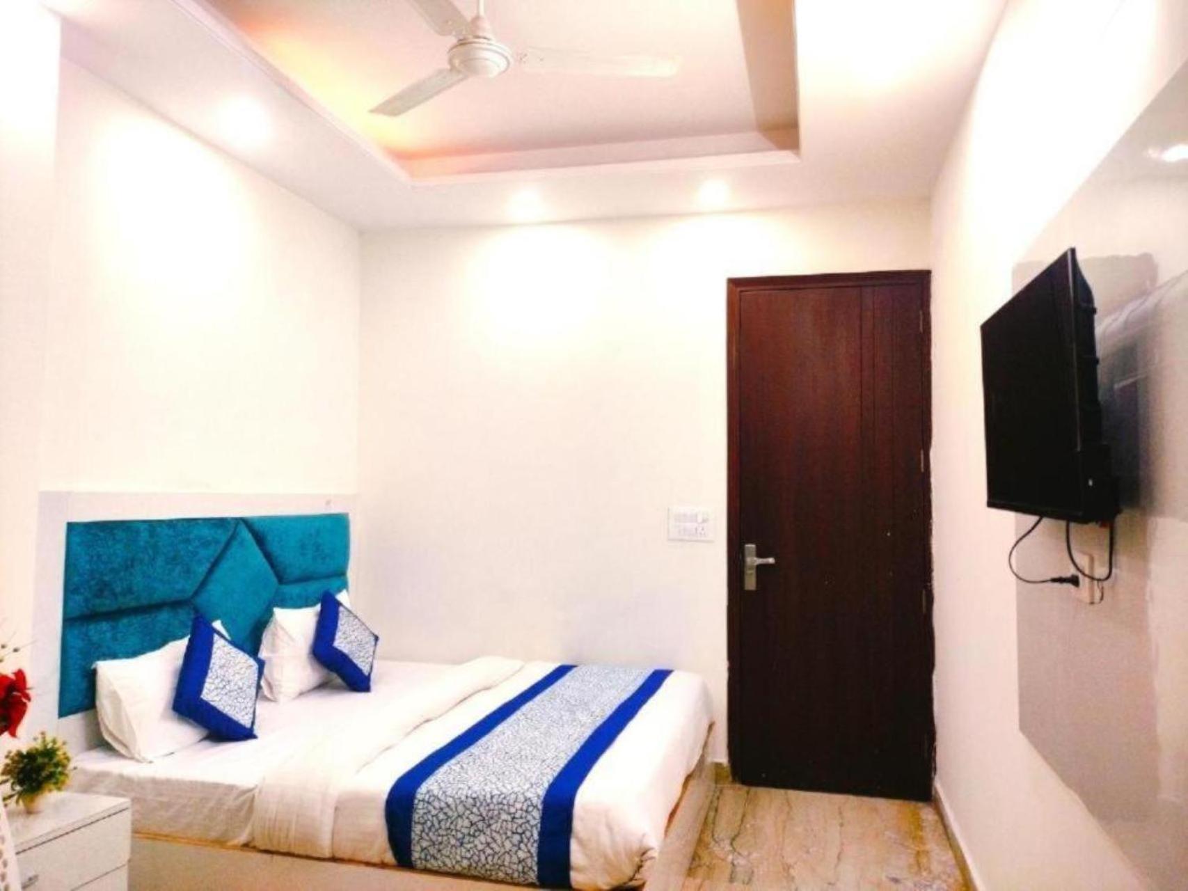 Apartment Diamond In New Delhi