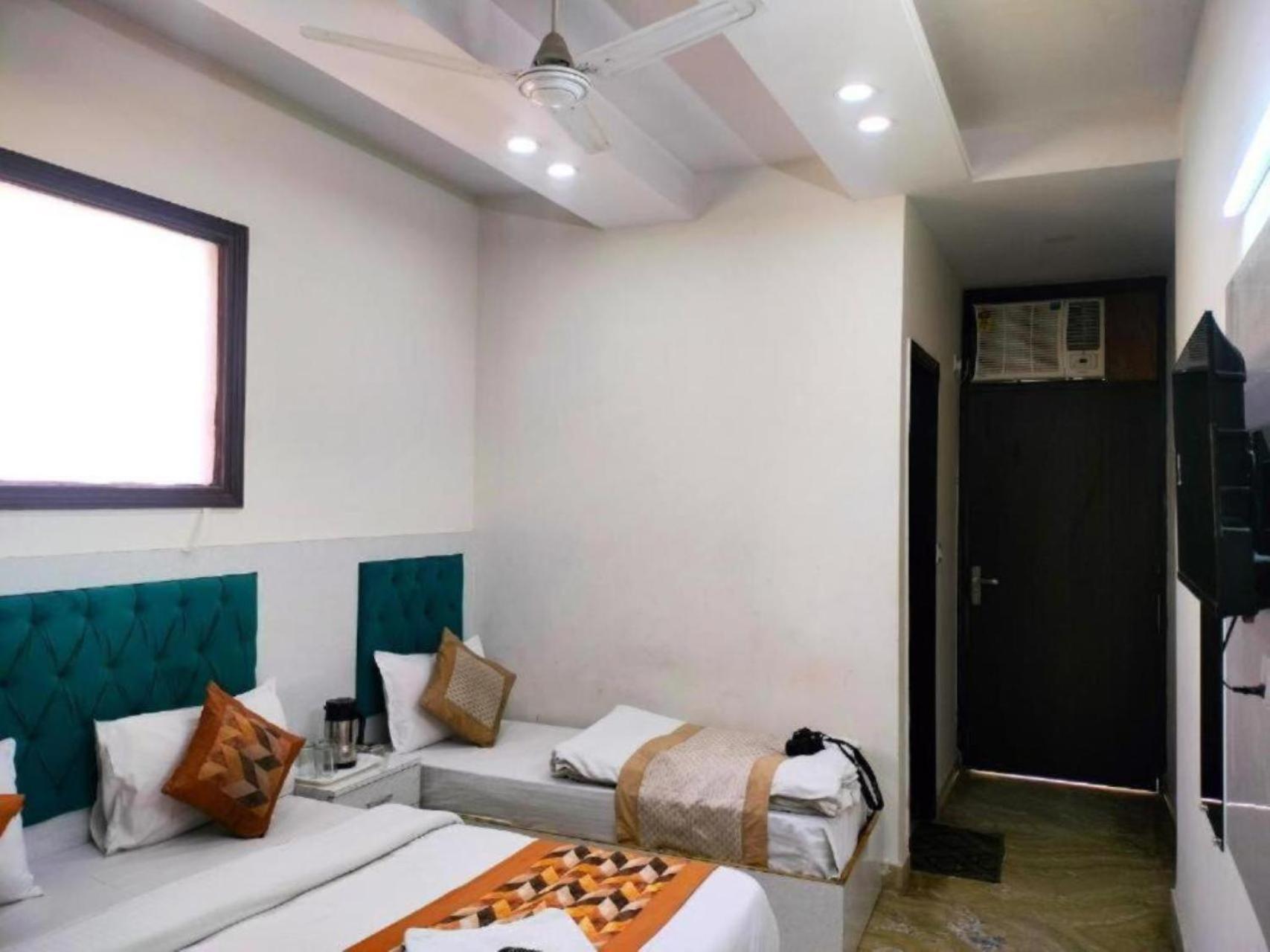 Diamond In New Delhi