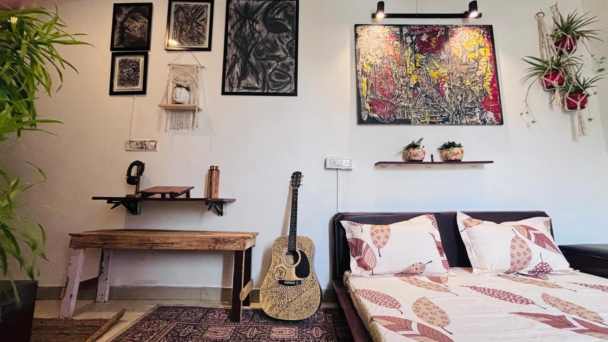 Anavrin Art House *