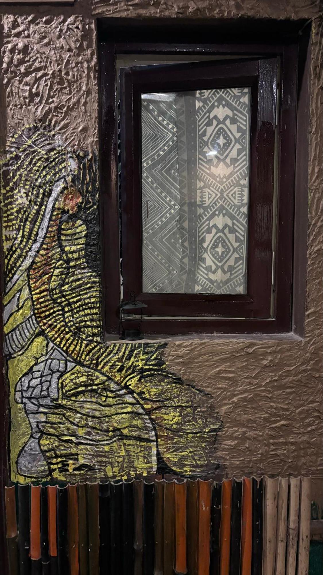 Apartment Anavrin Art House